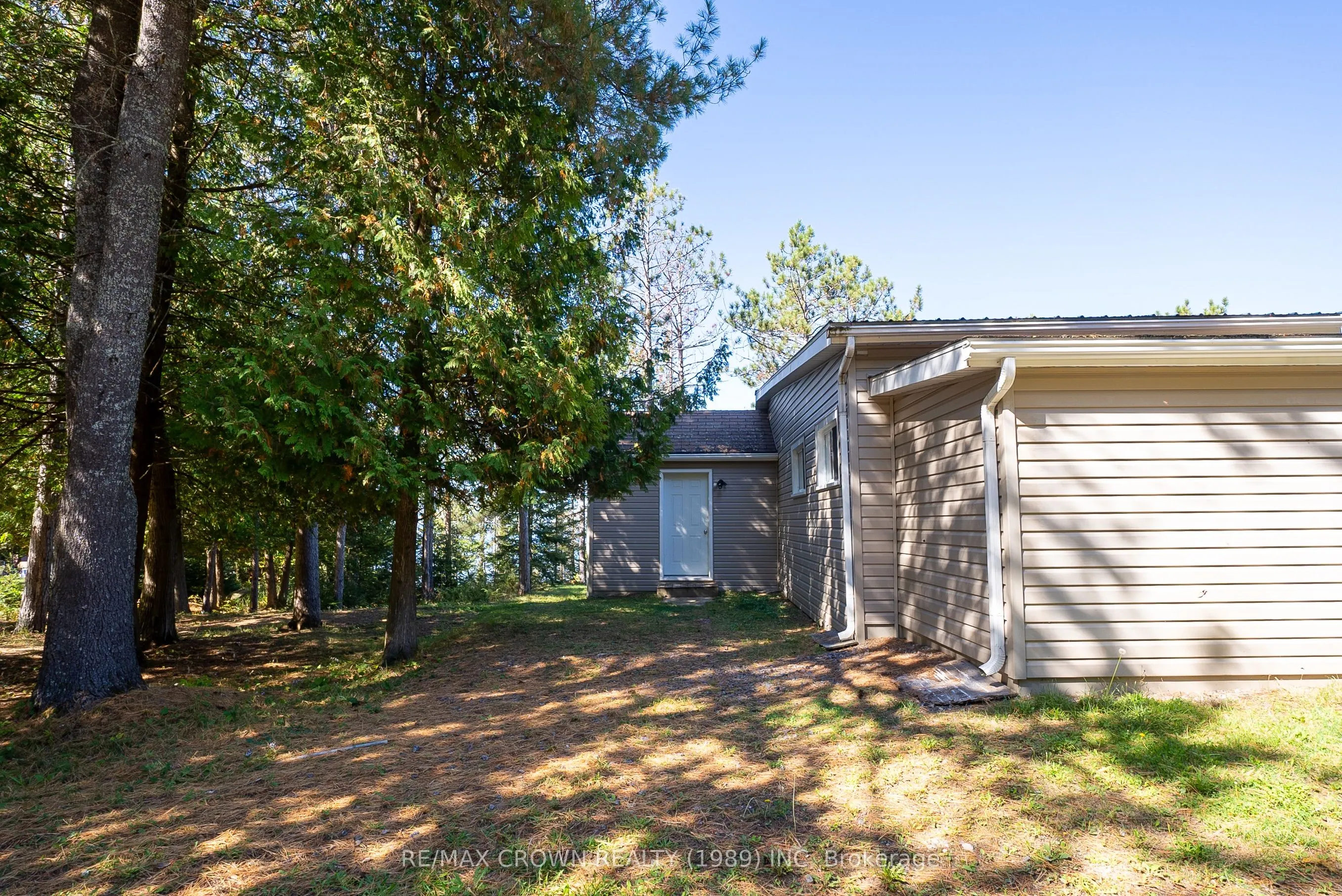 260 Birchgrove Drive E