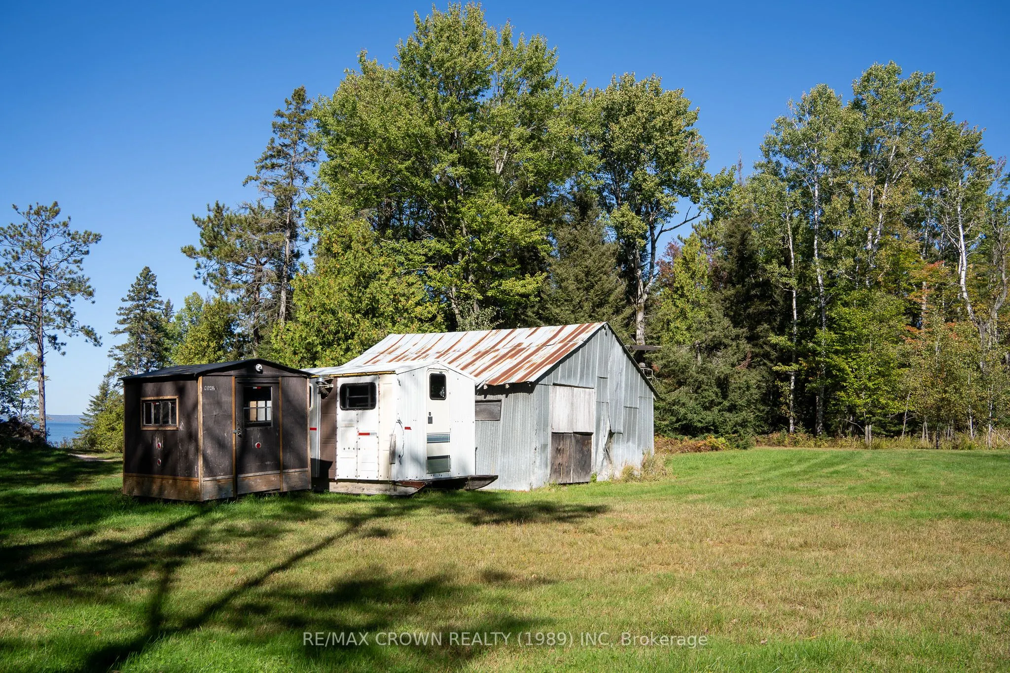 260 Birchgrove Drive E