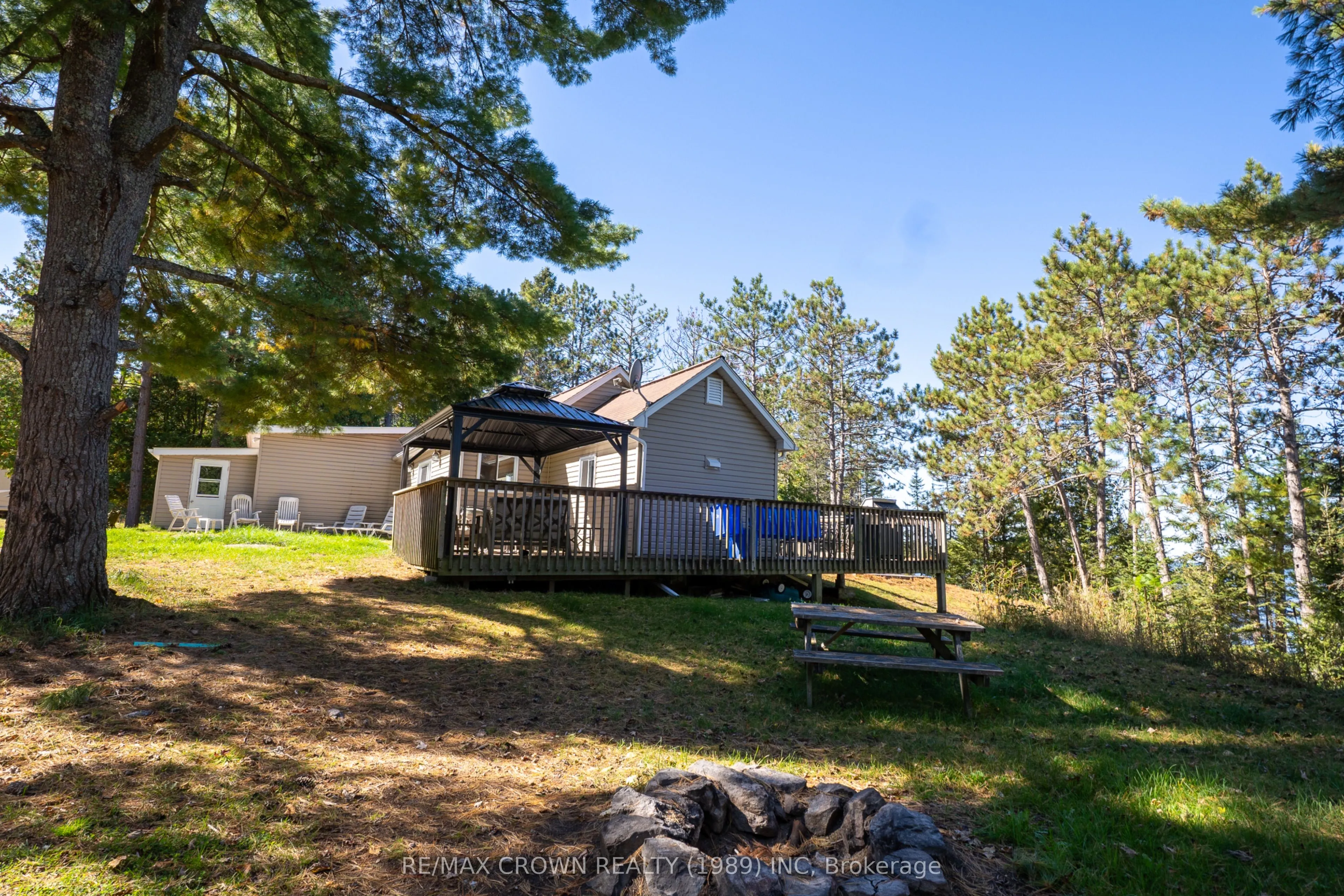 260 Birchgrove Drive E
