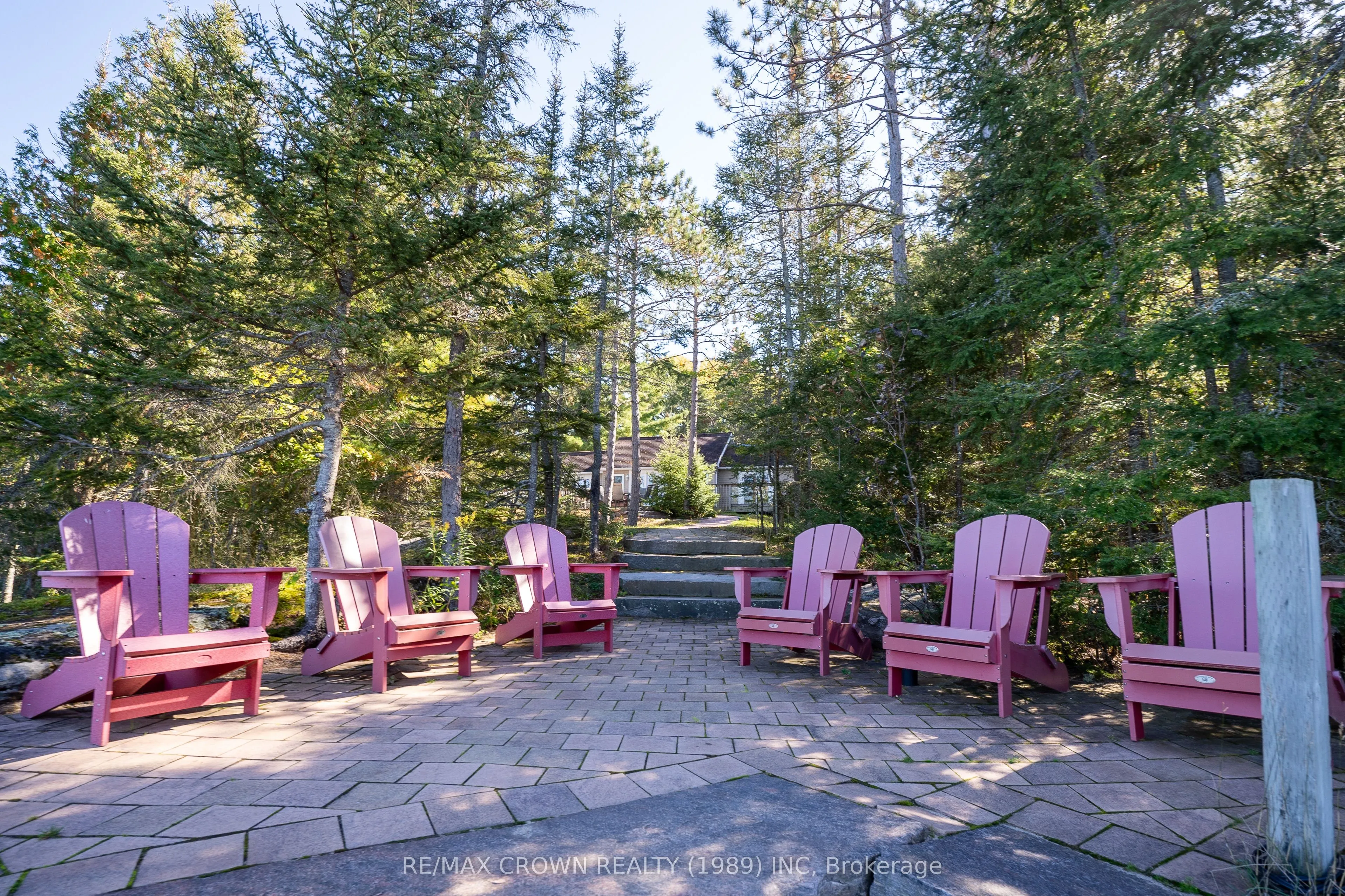 260 Birchgrove Drive E