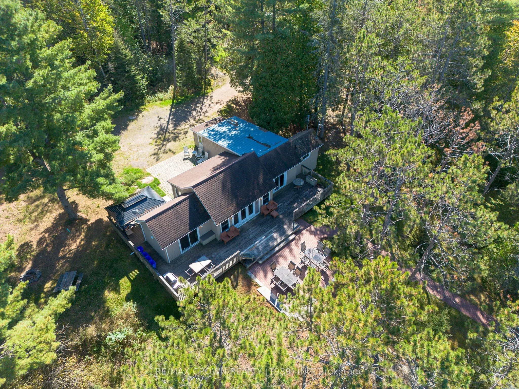 260 Birchgrove Drive E