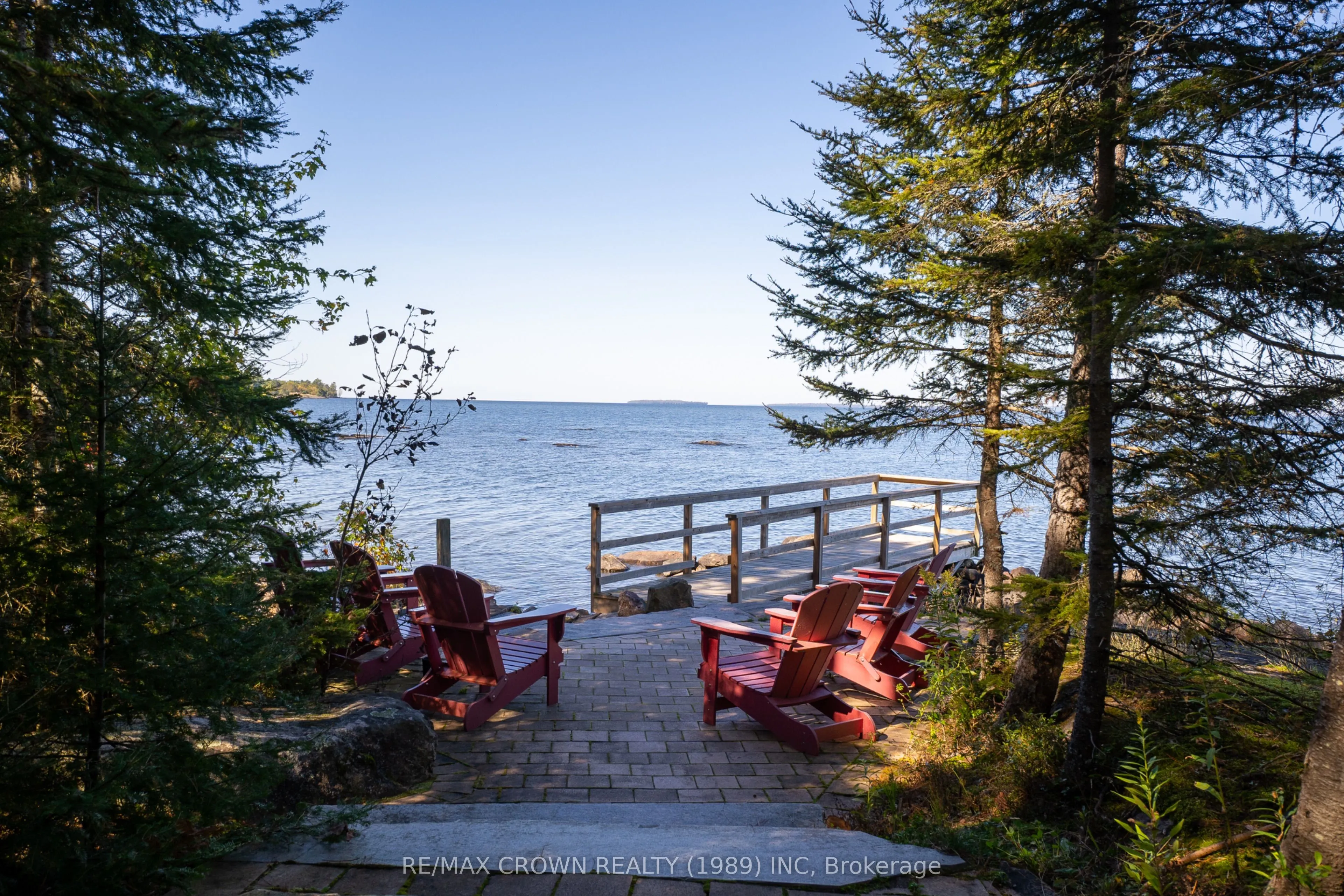 260 Birchgrove Drive E