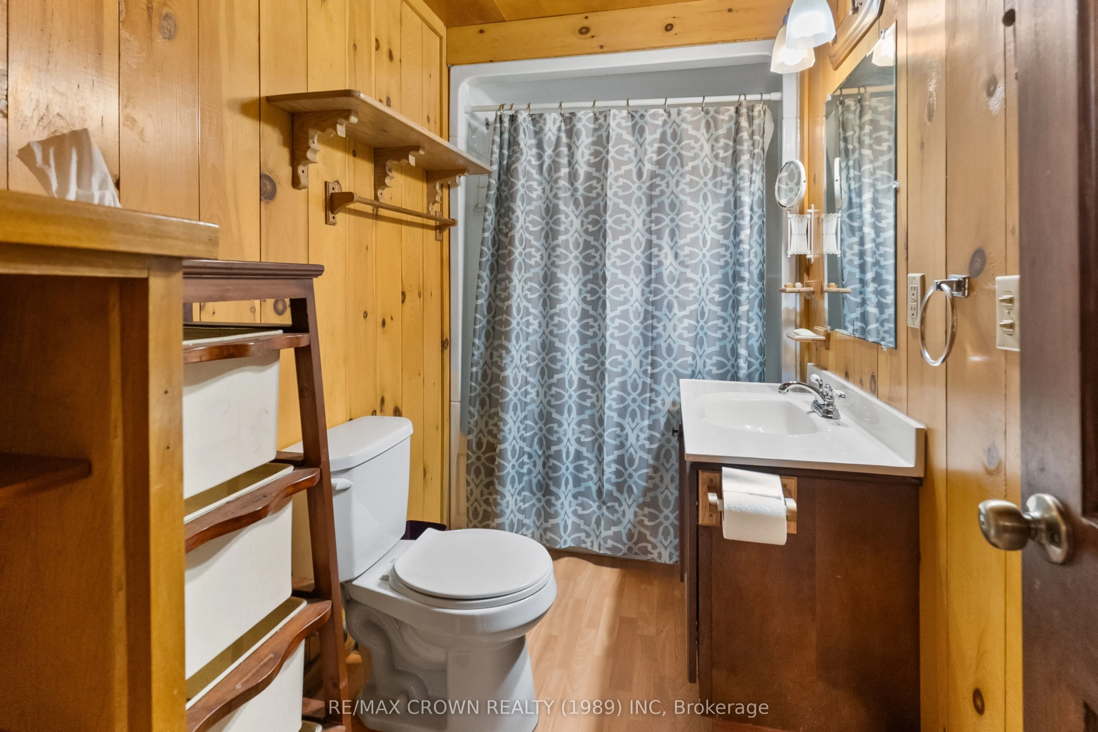 260 Birchgrove Drive E