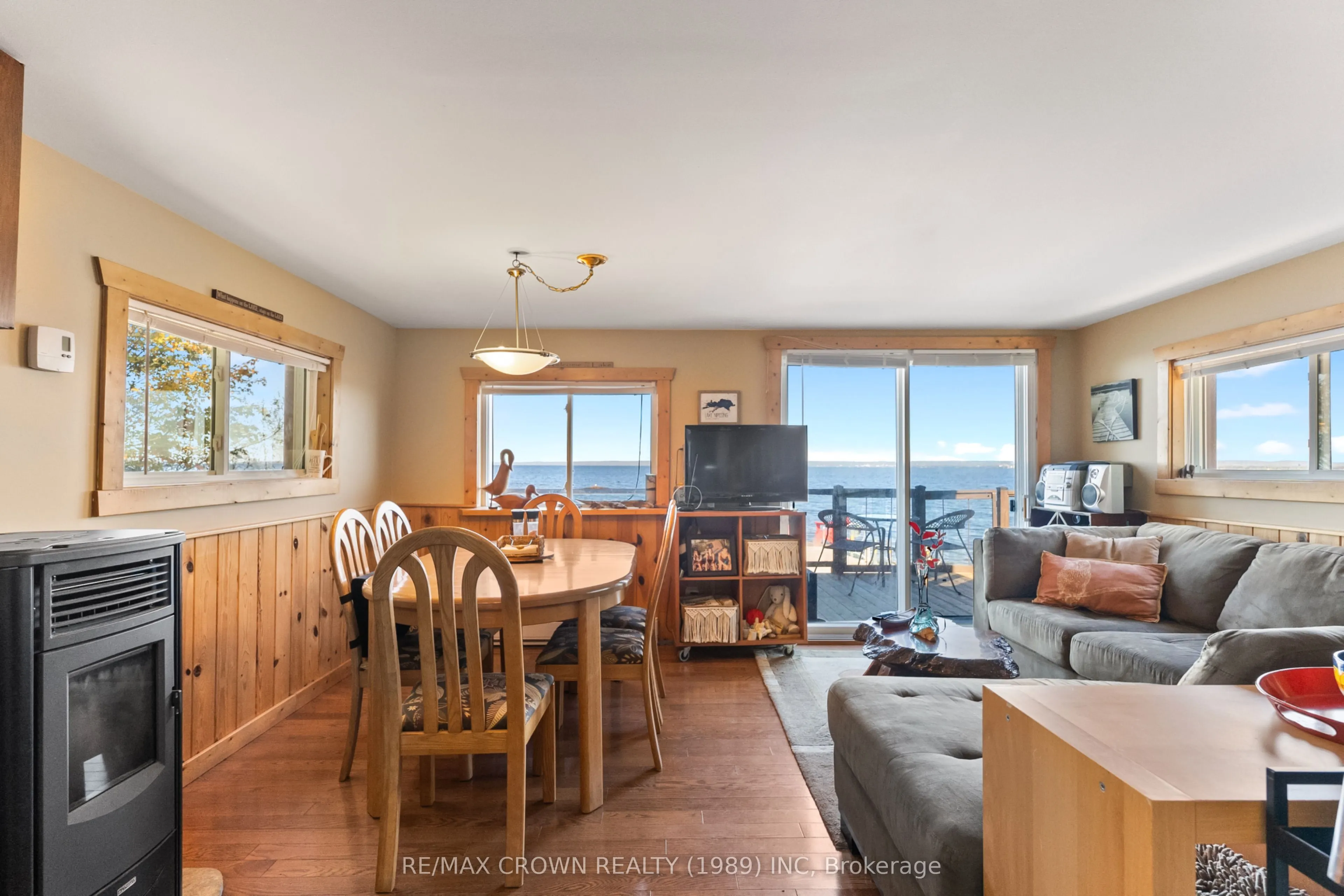 260 Birchgrove Drive E
