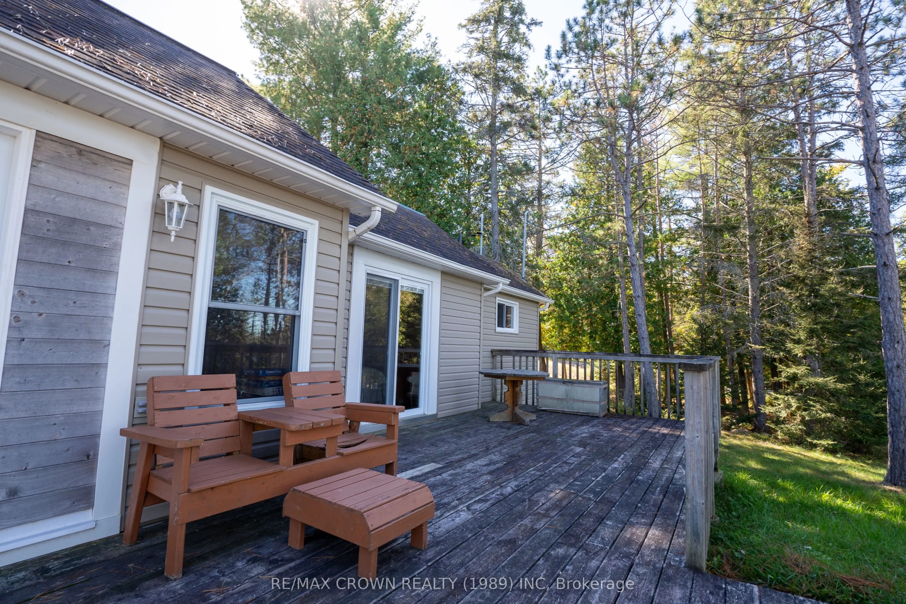 260 Birchgrove Drive E