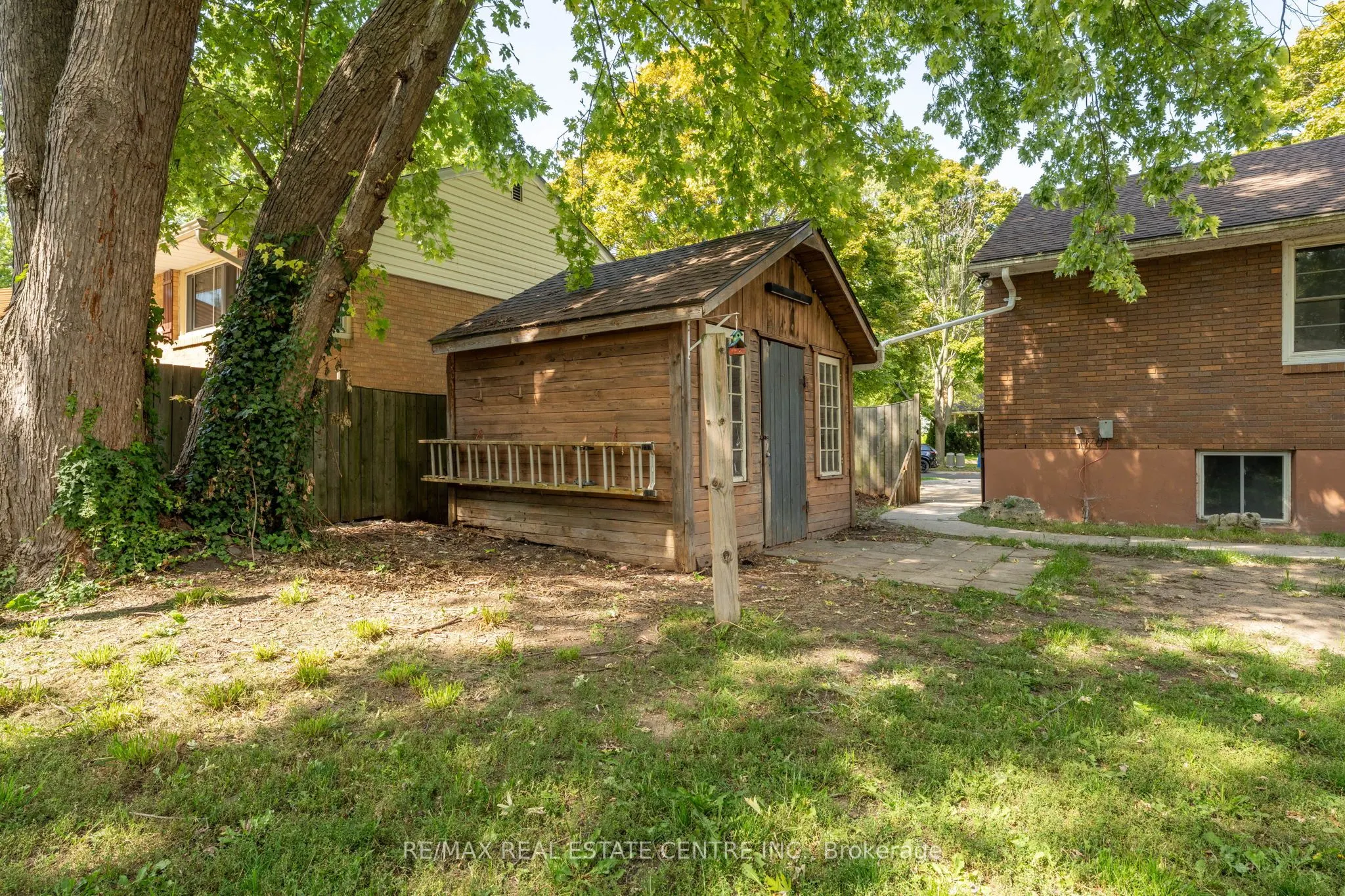 601 Hollywood Place