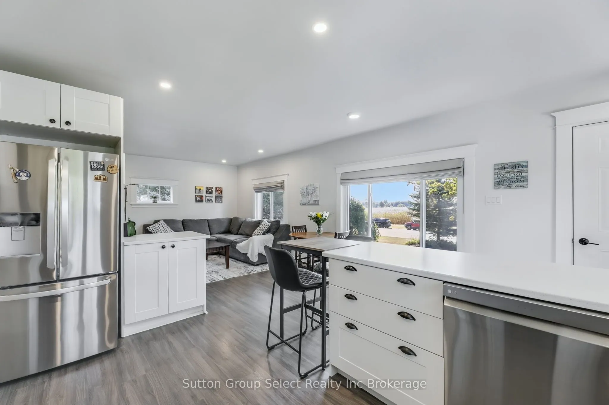 3072 Glanworth Drive