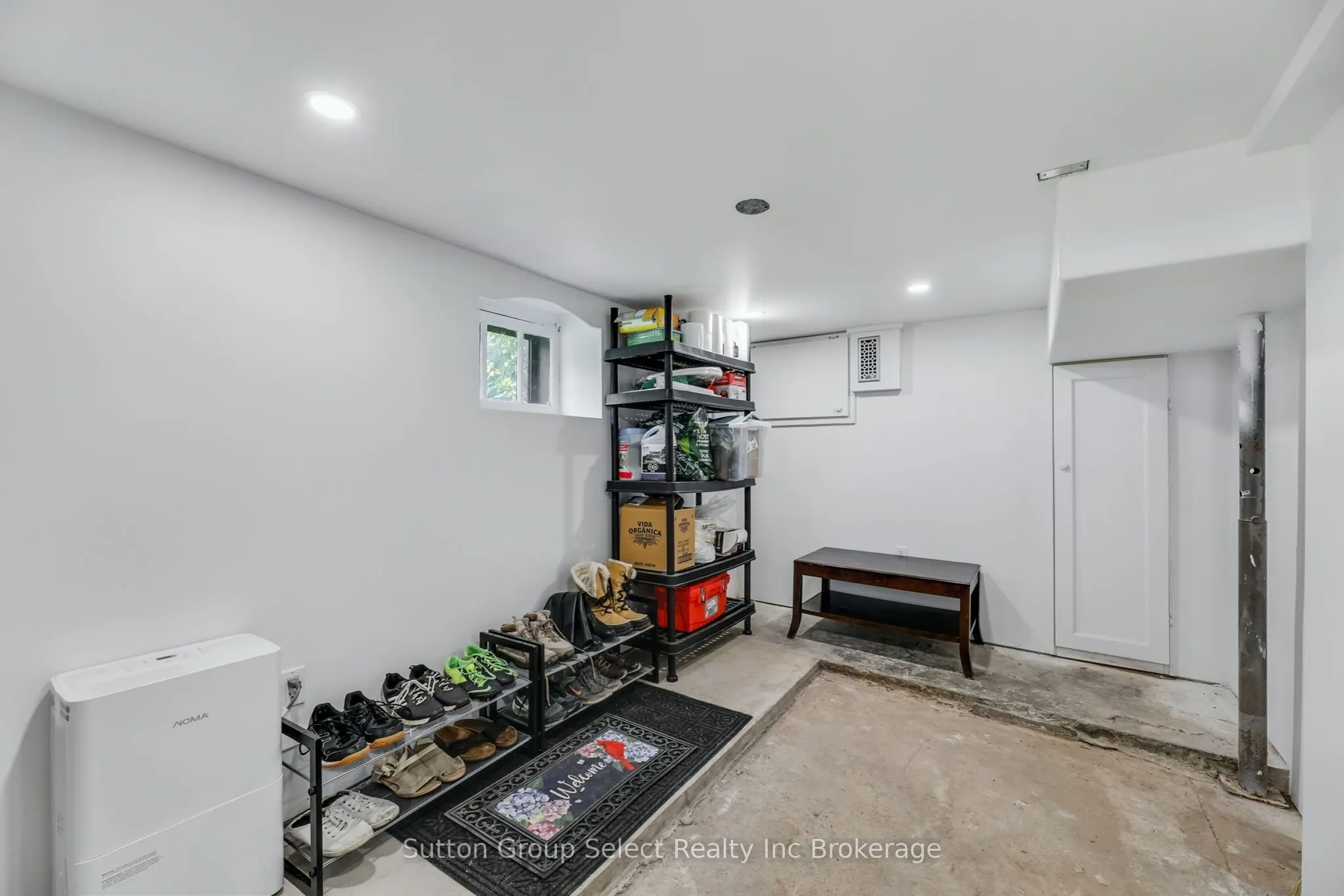 3072 Glanworth Drive