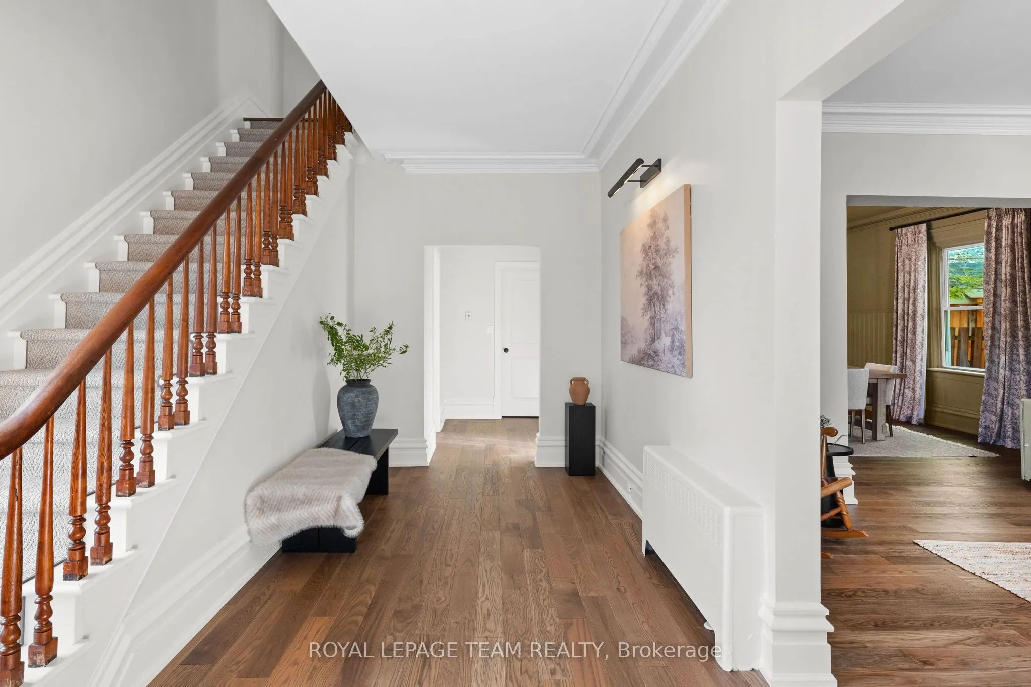 414 James Street W