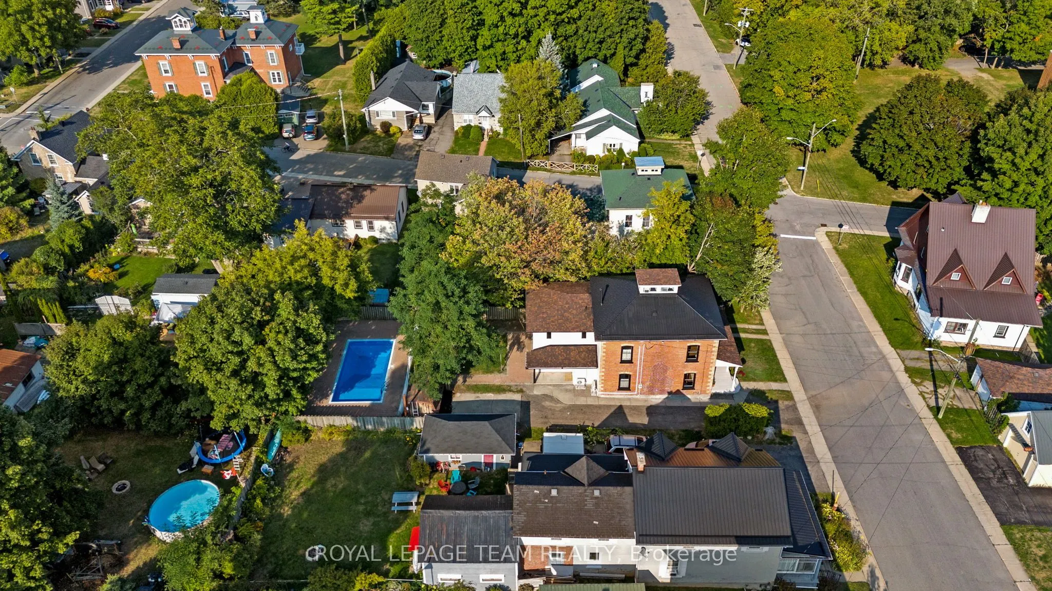 414 James Street W