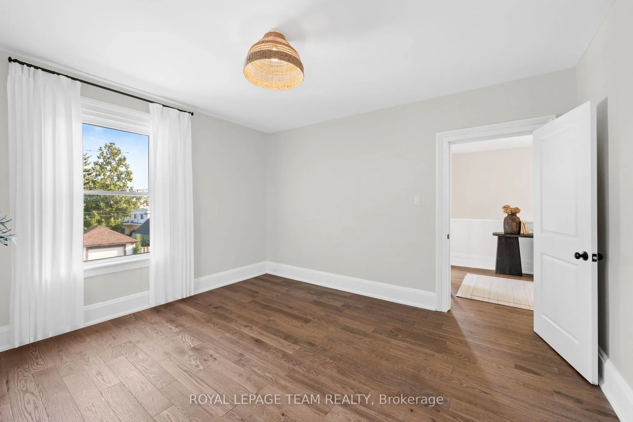 414 James Street W