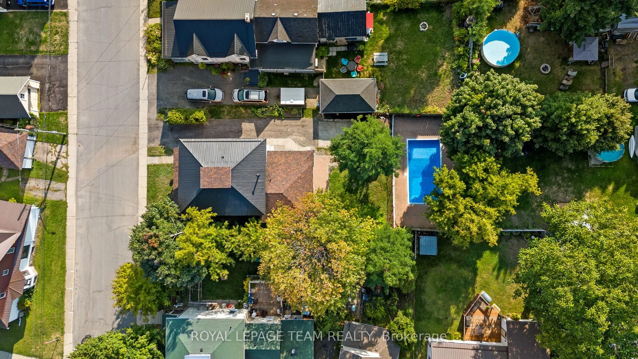 414 James Street W