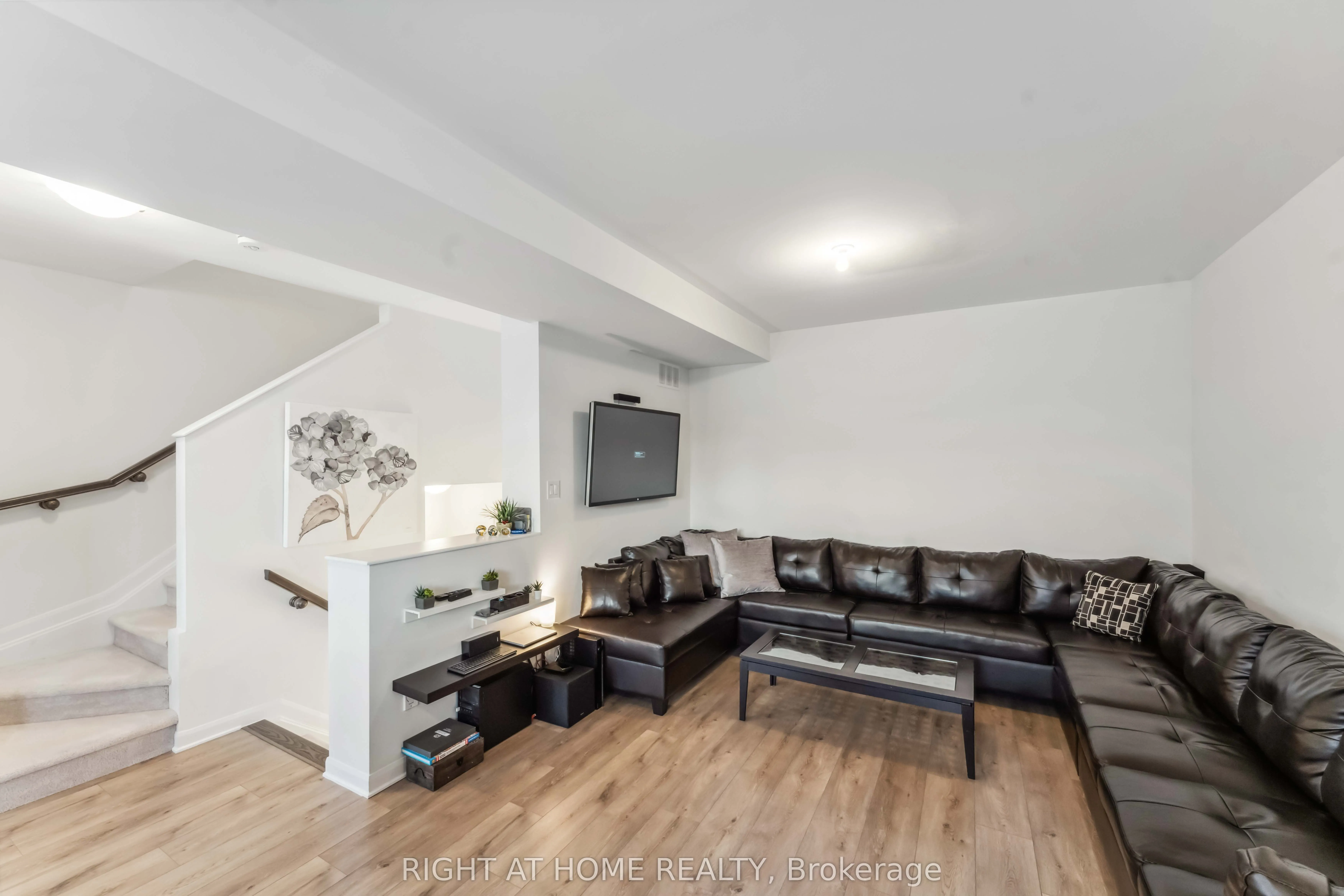 167 Attwell Private