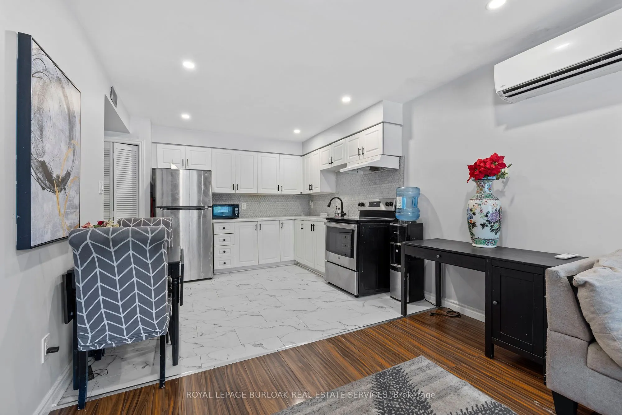 28 Victoria Avenue N, #104