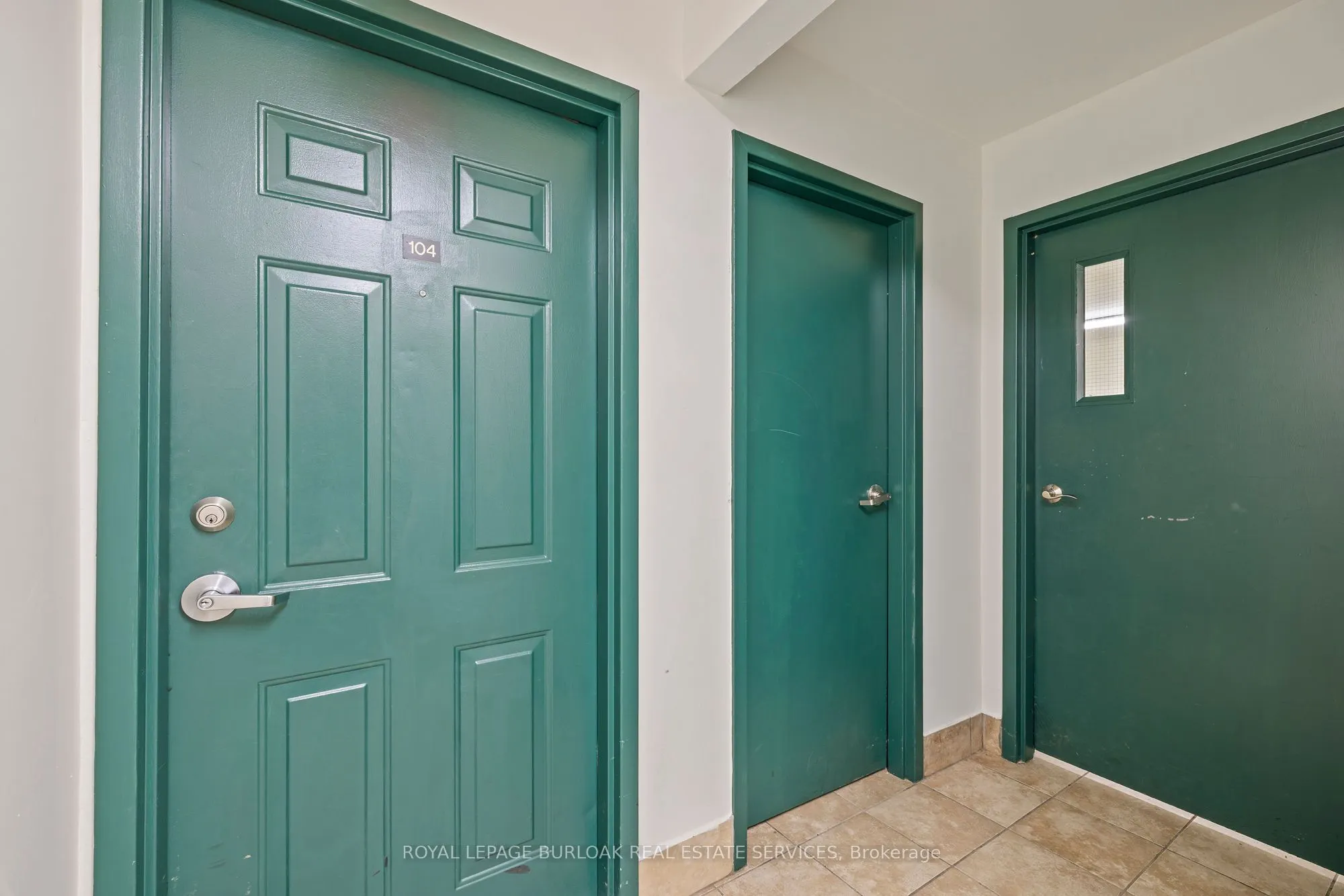 28 Victoria Avenue N, #104