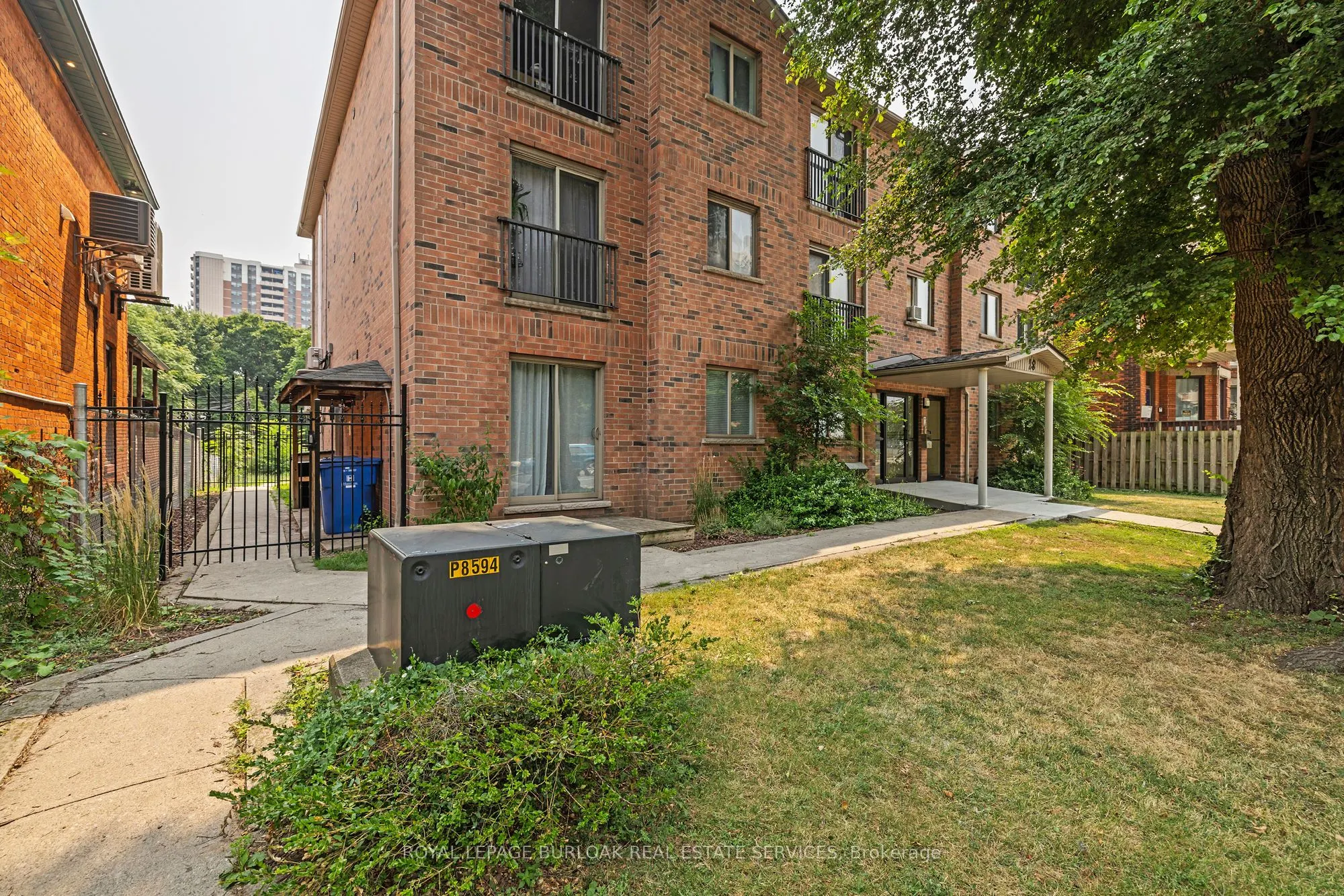 28 Victoria Avenue N, #104