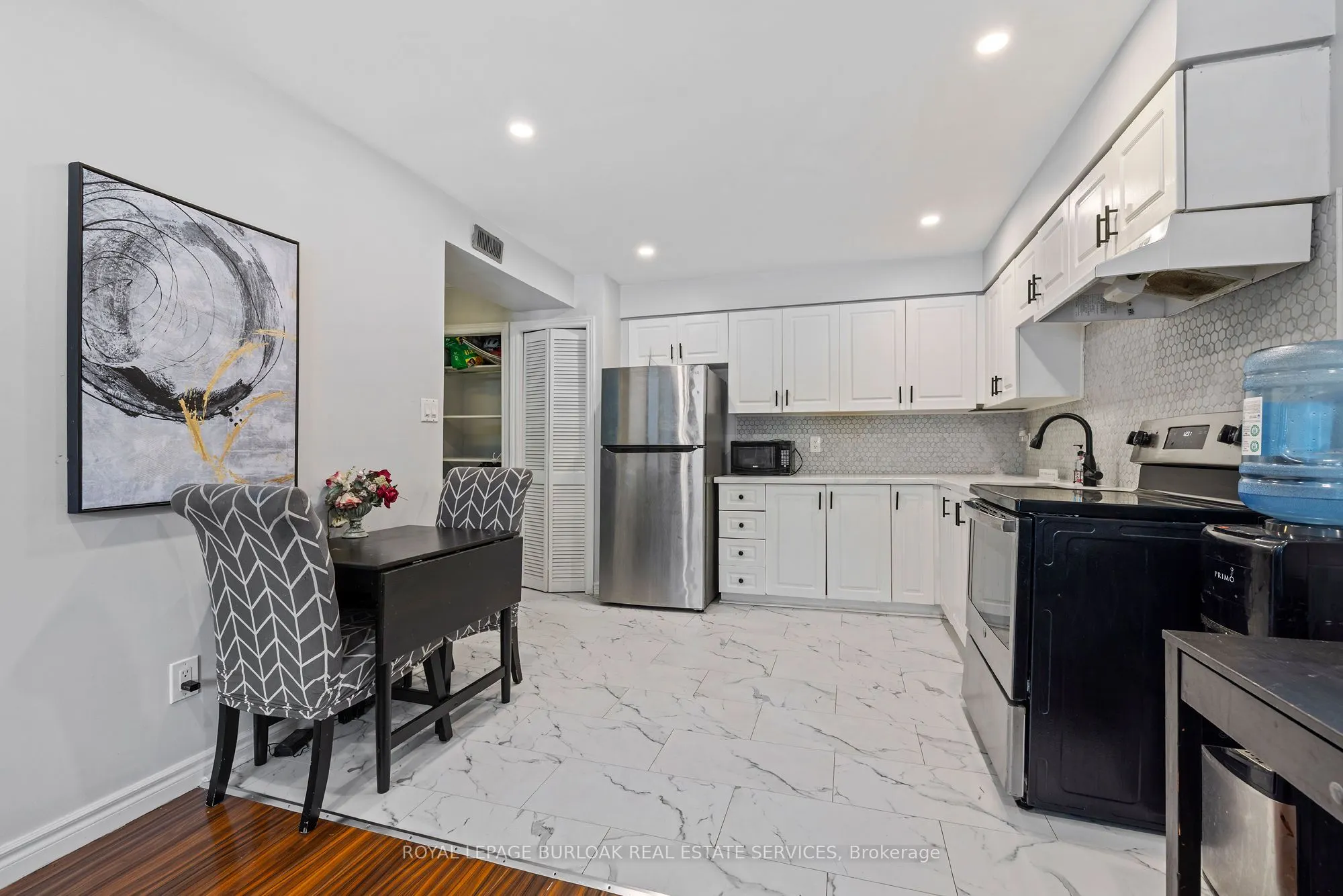 28 Victoria Avenue N, #104