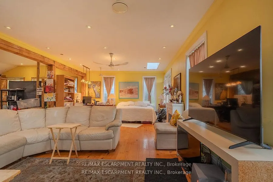 1093 Sunset Drive