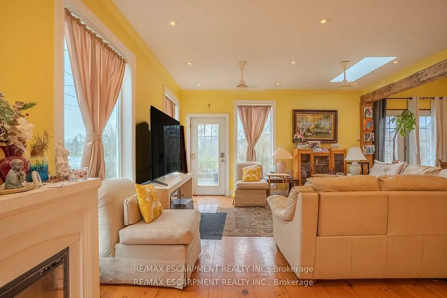 1093 Sunset Drive