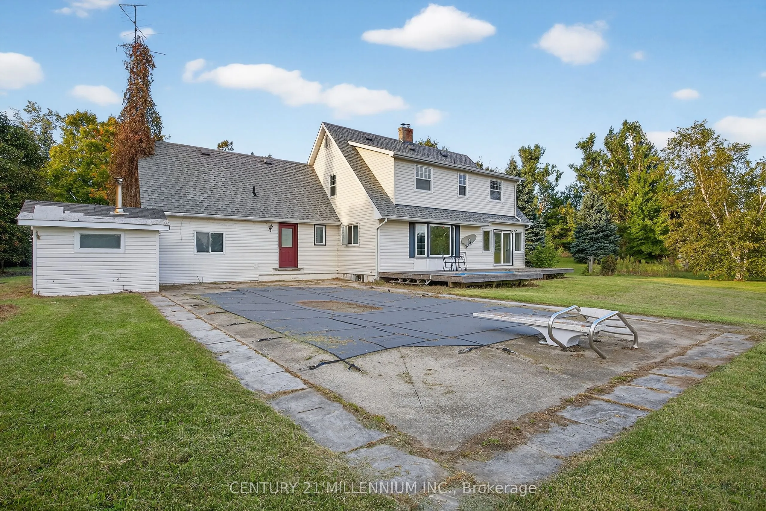 487502 30 Sideroad