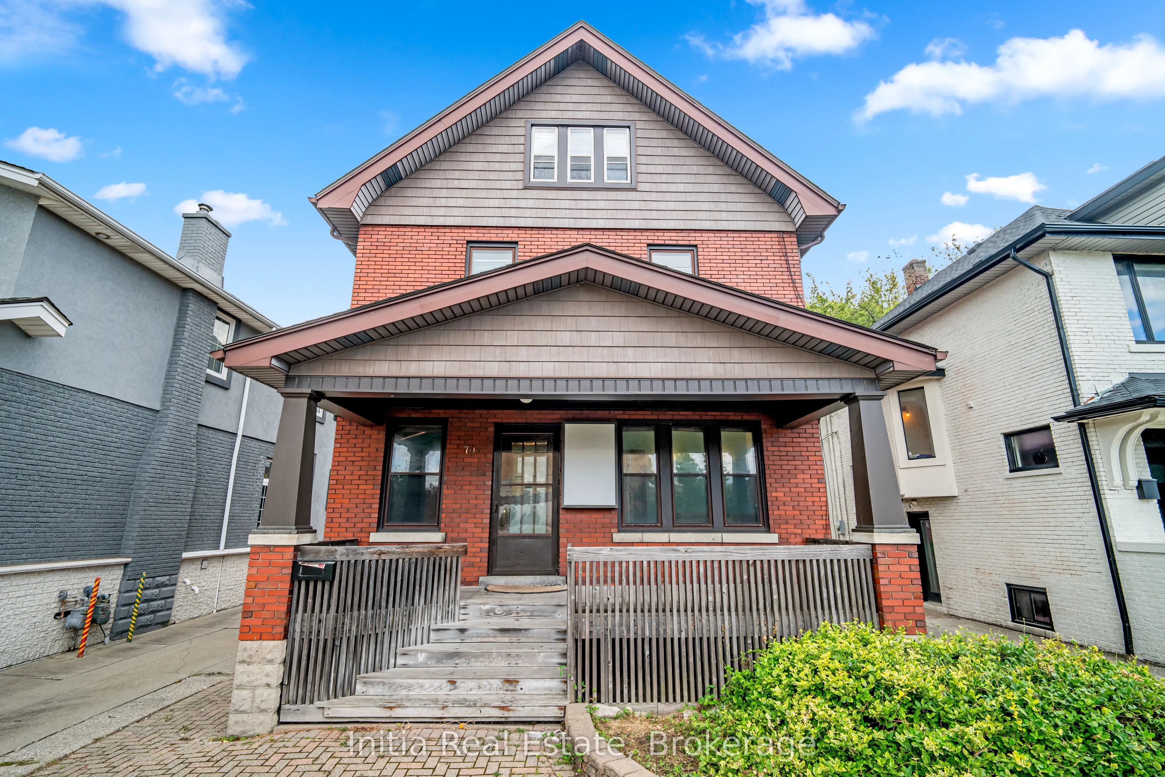 79 Giles Boulevard E