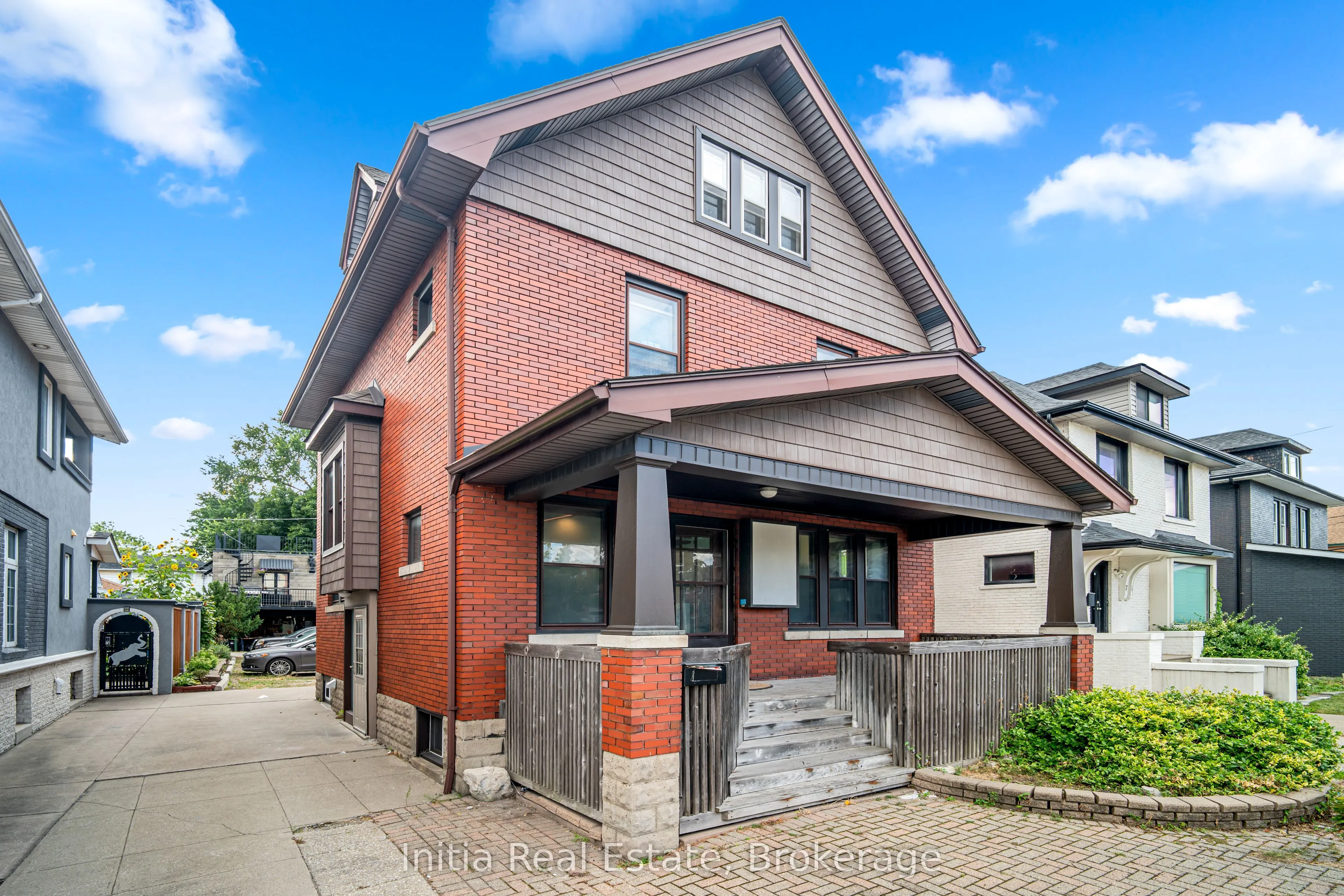 79 Giles Boulevard E