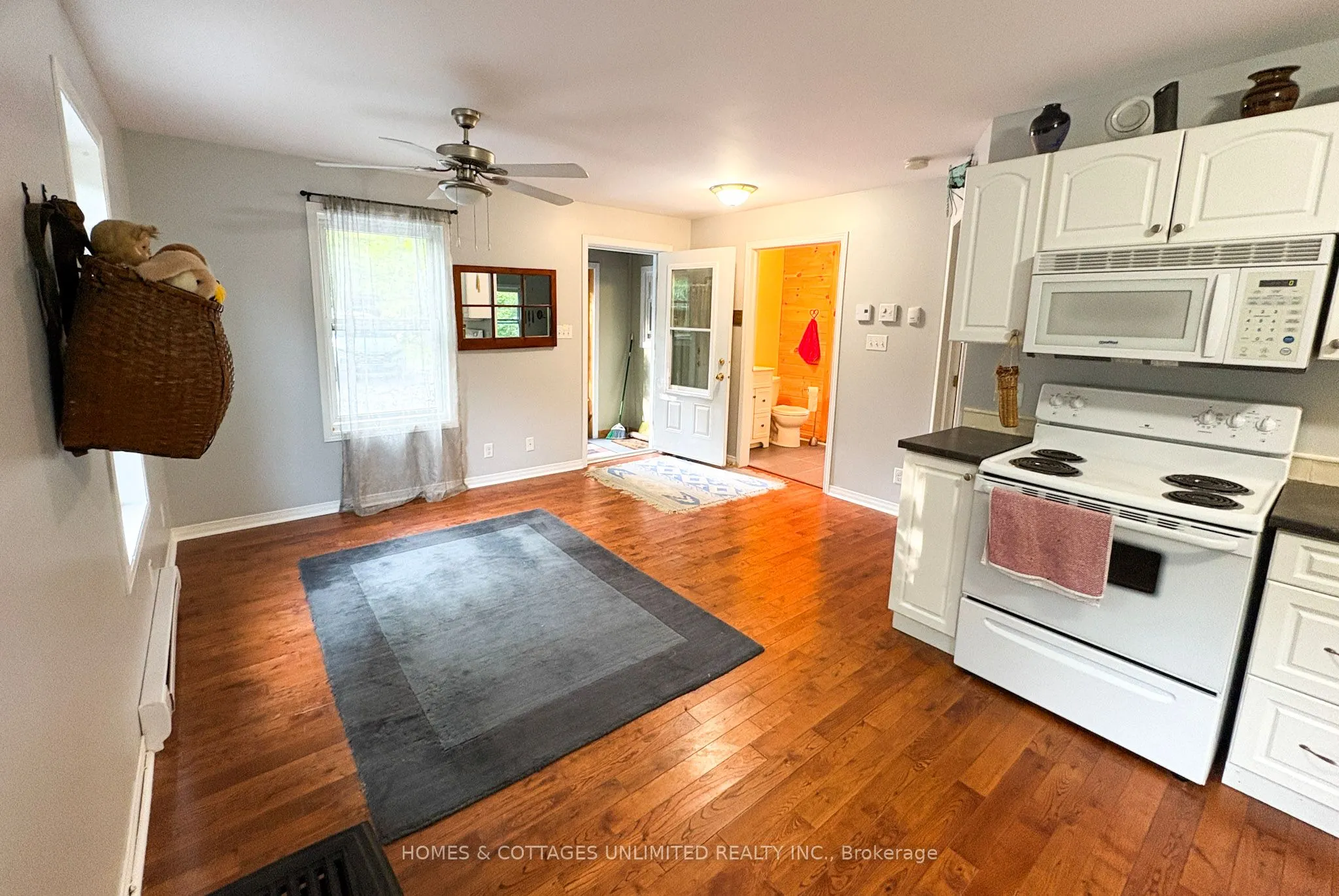 1037A PALMERSTON Crescent