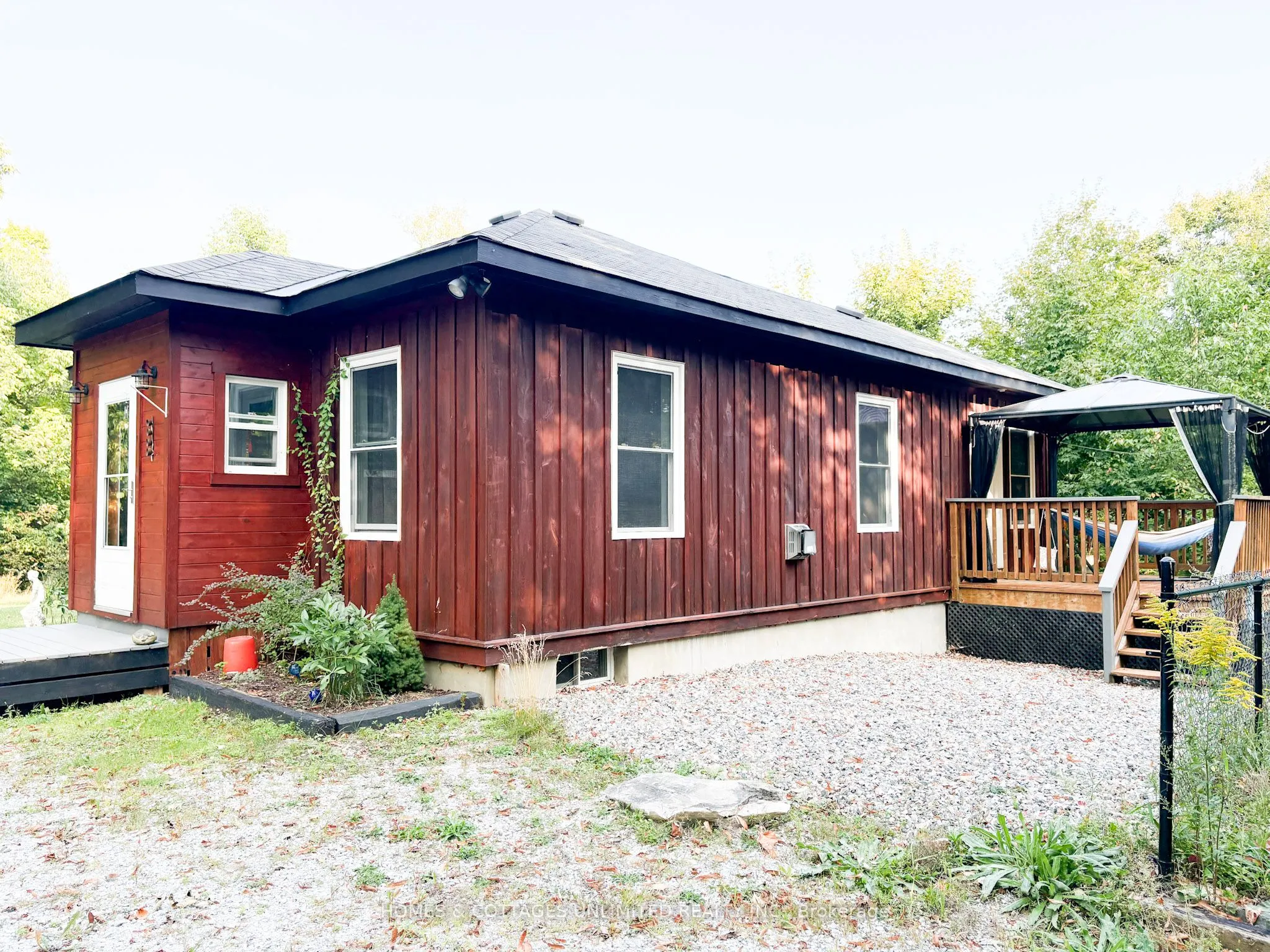1037A PALMERSTON Crescent