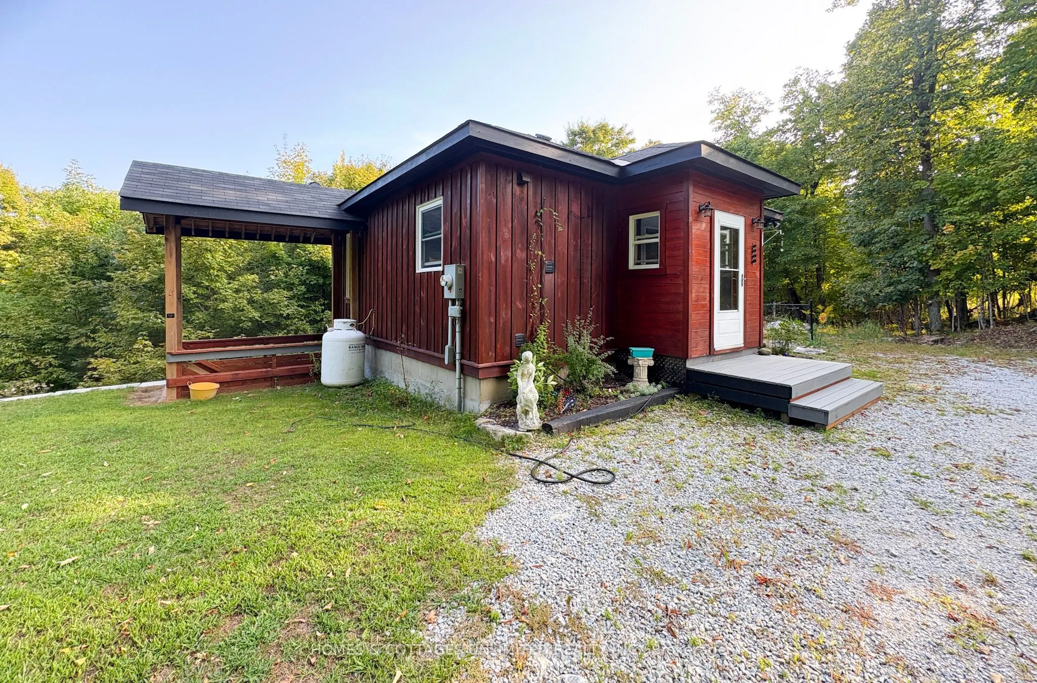 1037A PALMERSTON Crescent