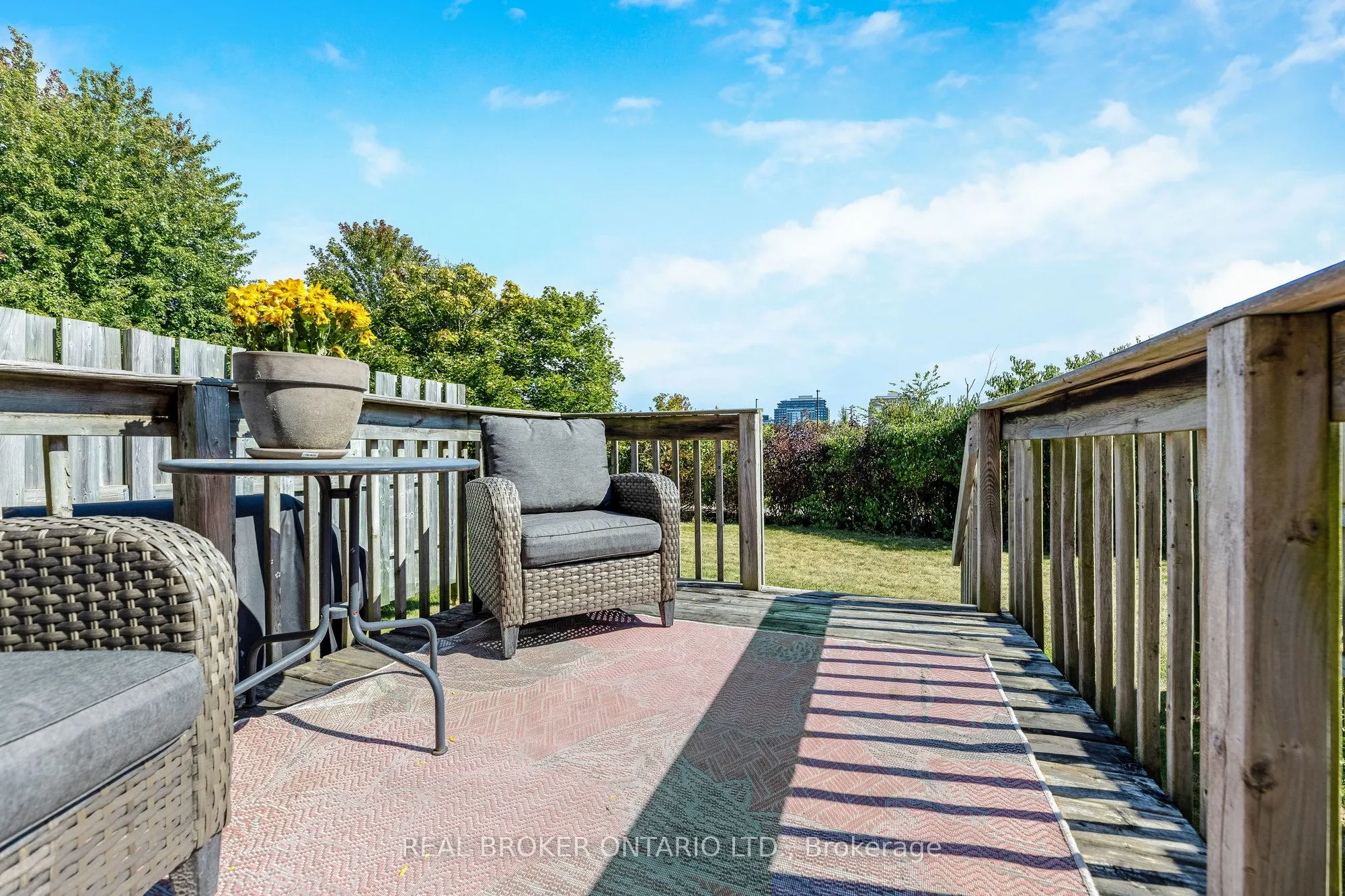 56 Roehampton Crescent, #25