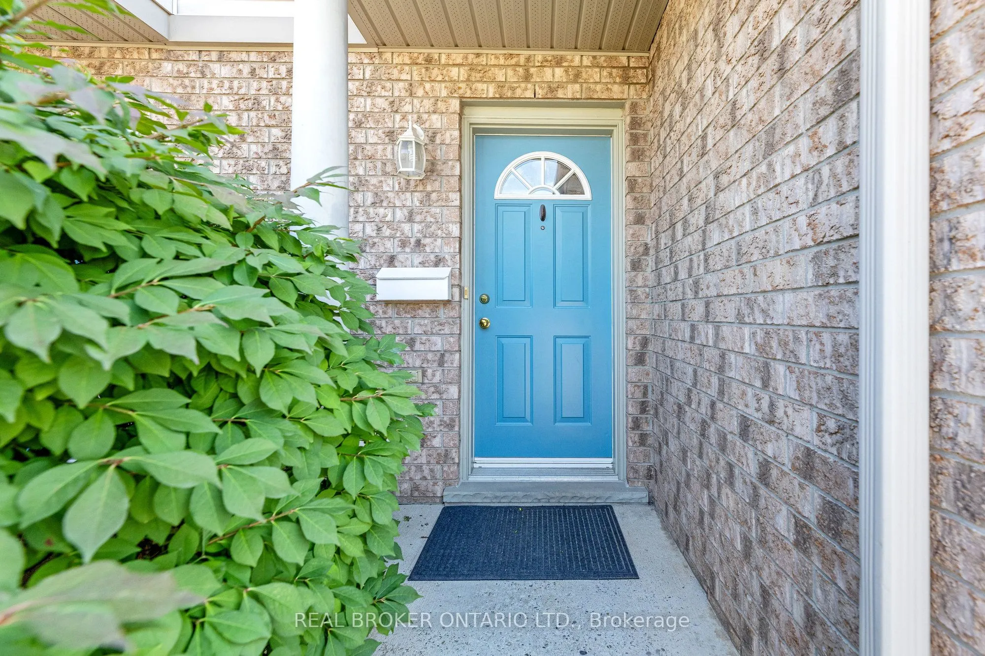 56 Roehampton Crescent, #25