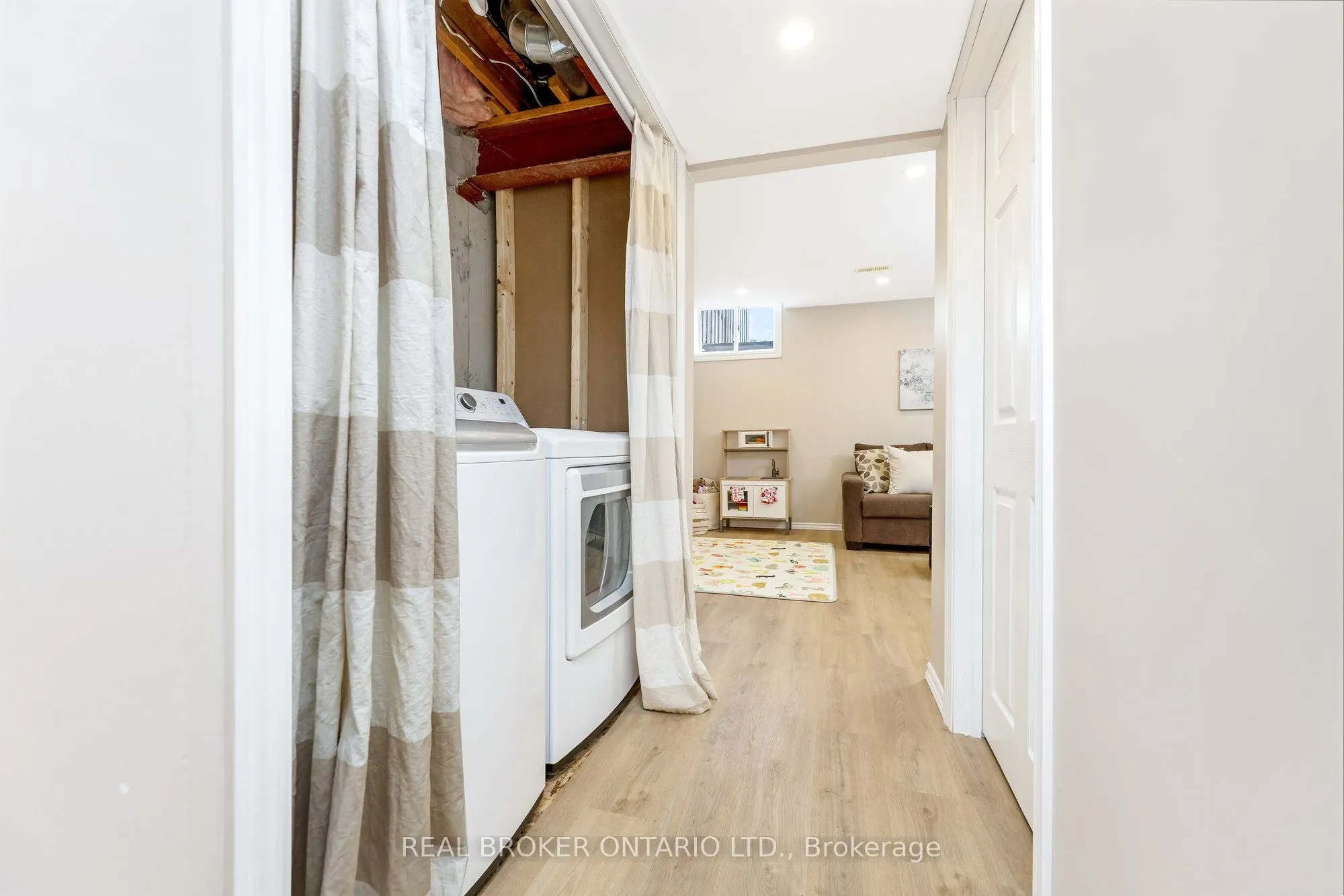 56 Roehampton Crescent, #25