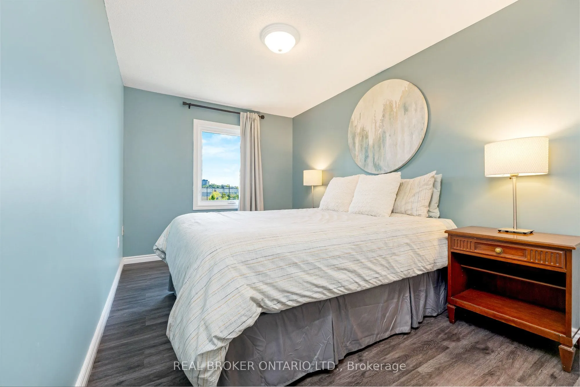 56 Roehampton Crescent, #25