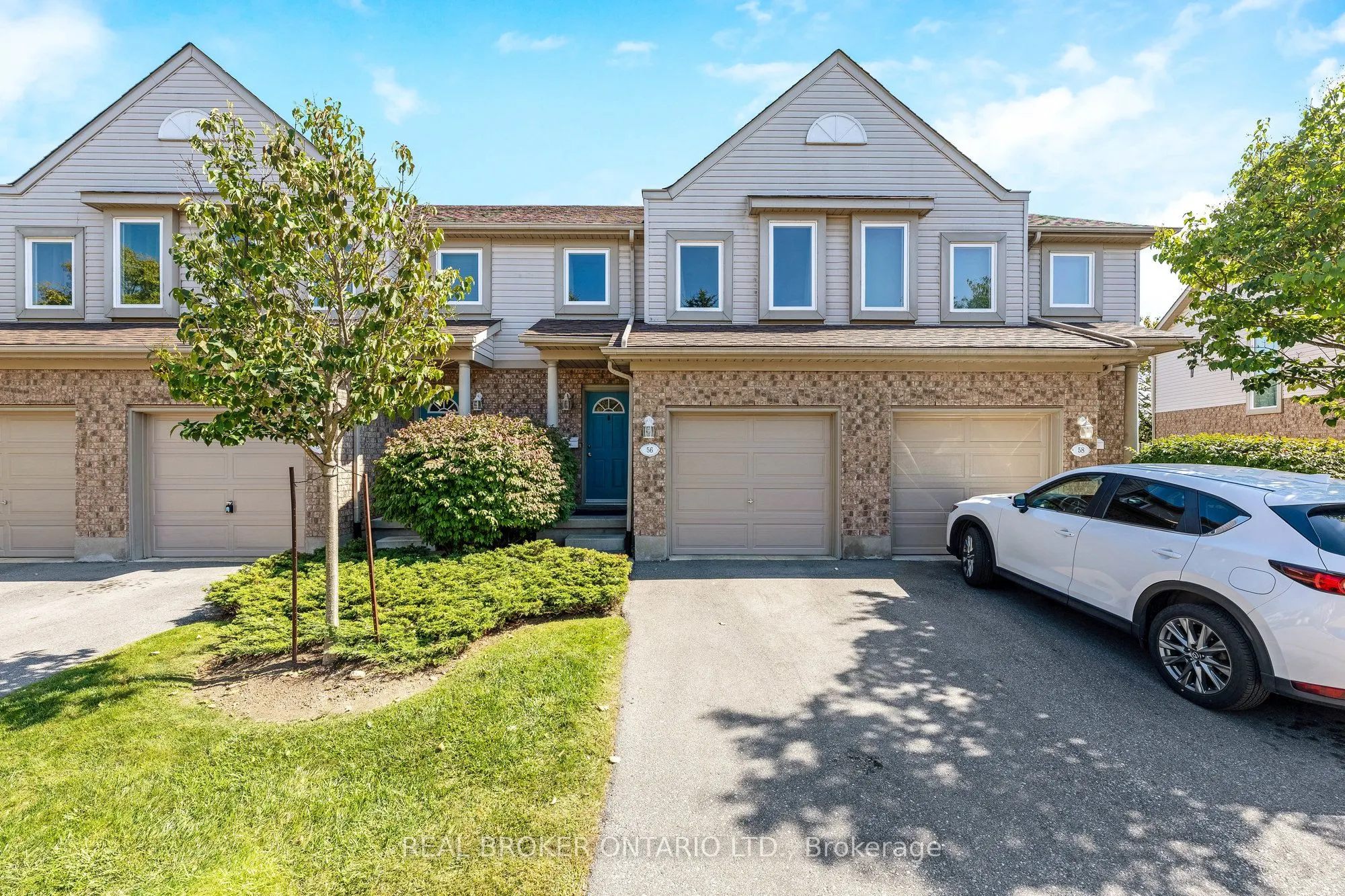 56 Roehampton Crescent, #25