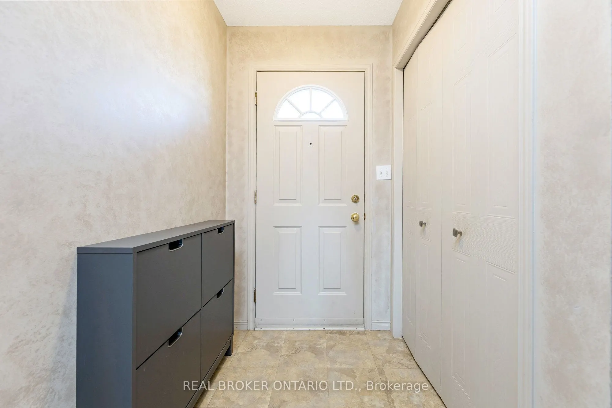 56 Roehampton Crescent, #25