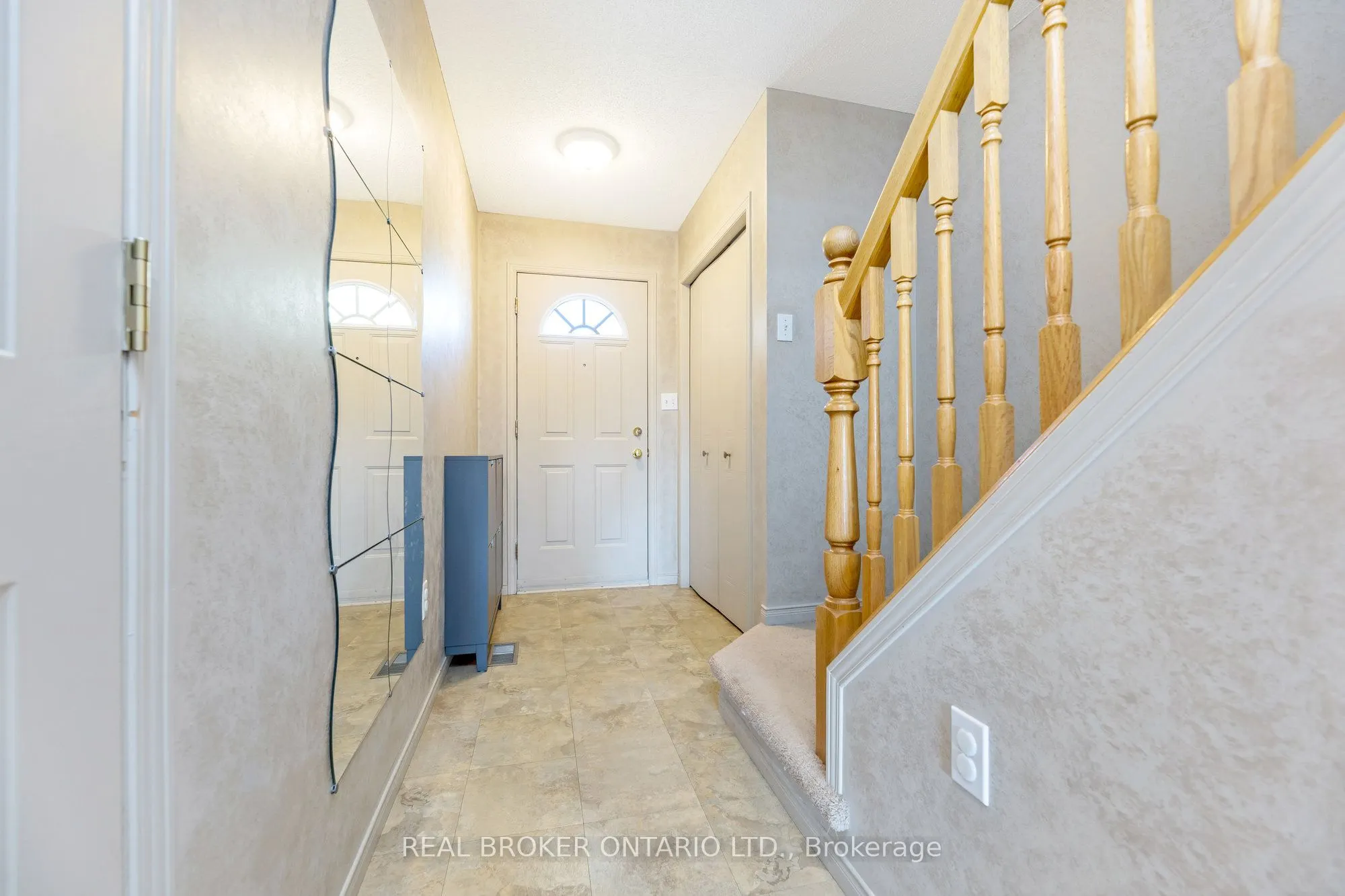 56 Roehampton Crescent, #25