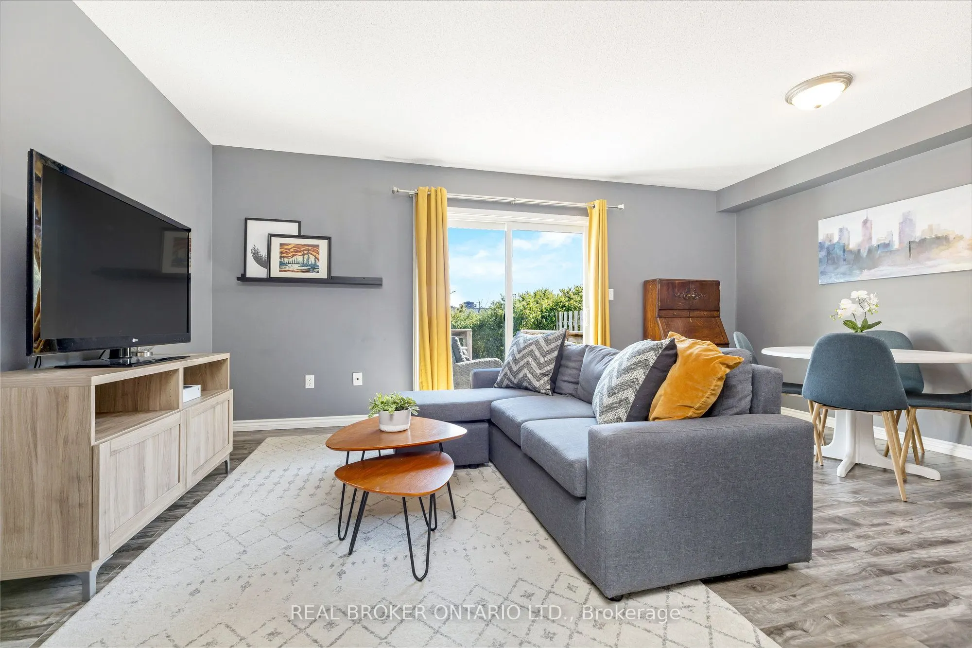56 Roehampton Crescent, #25