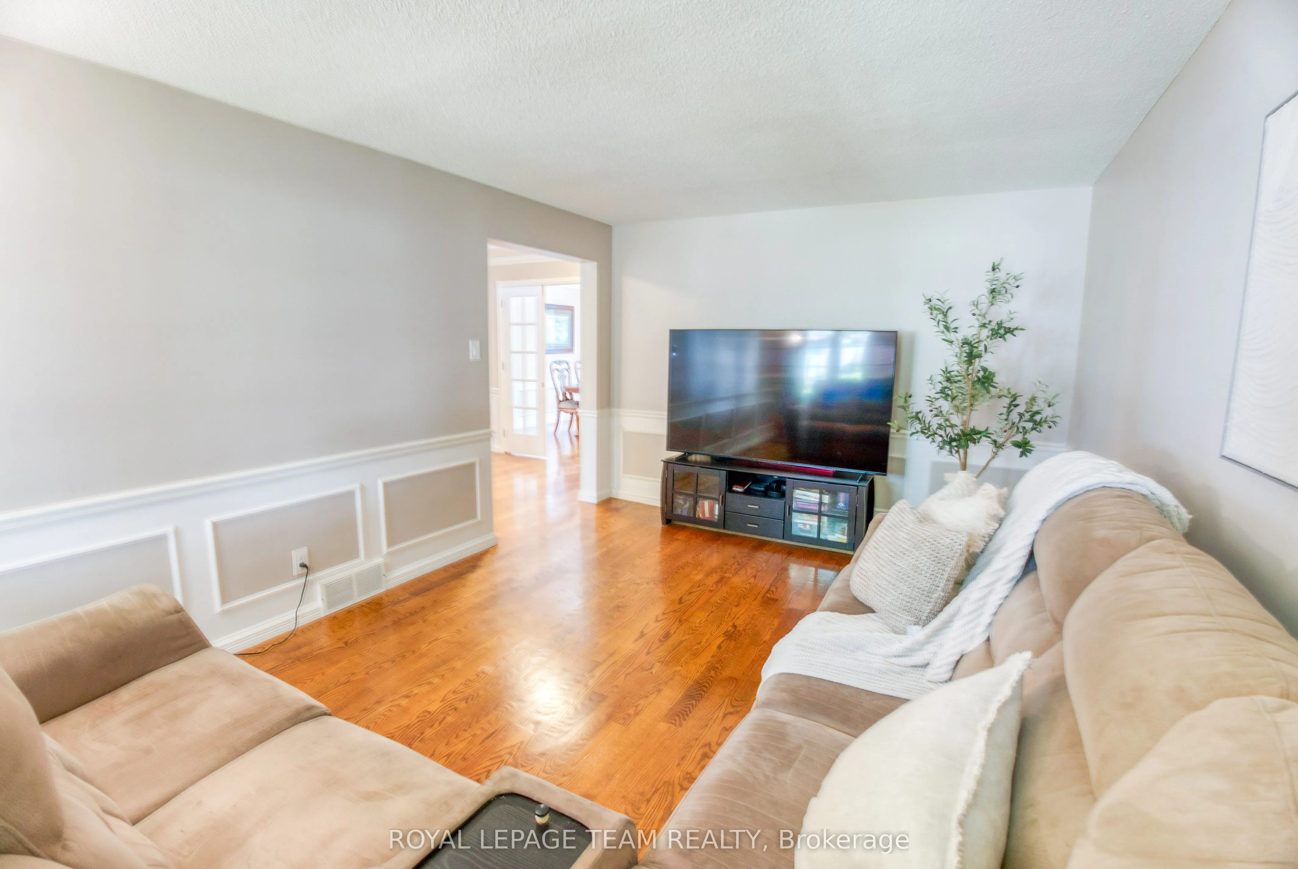 8 Huntsman Crescent
