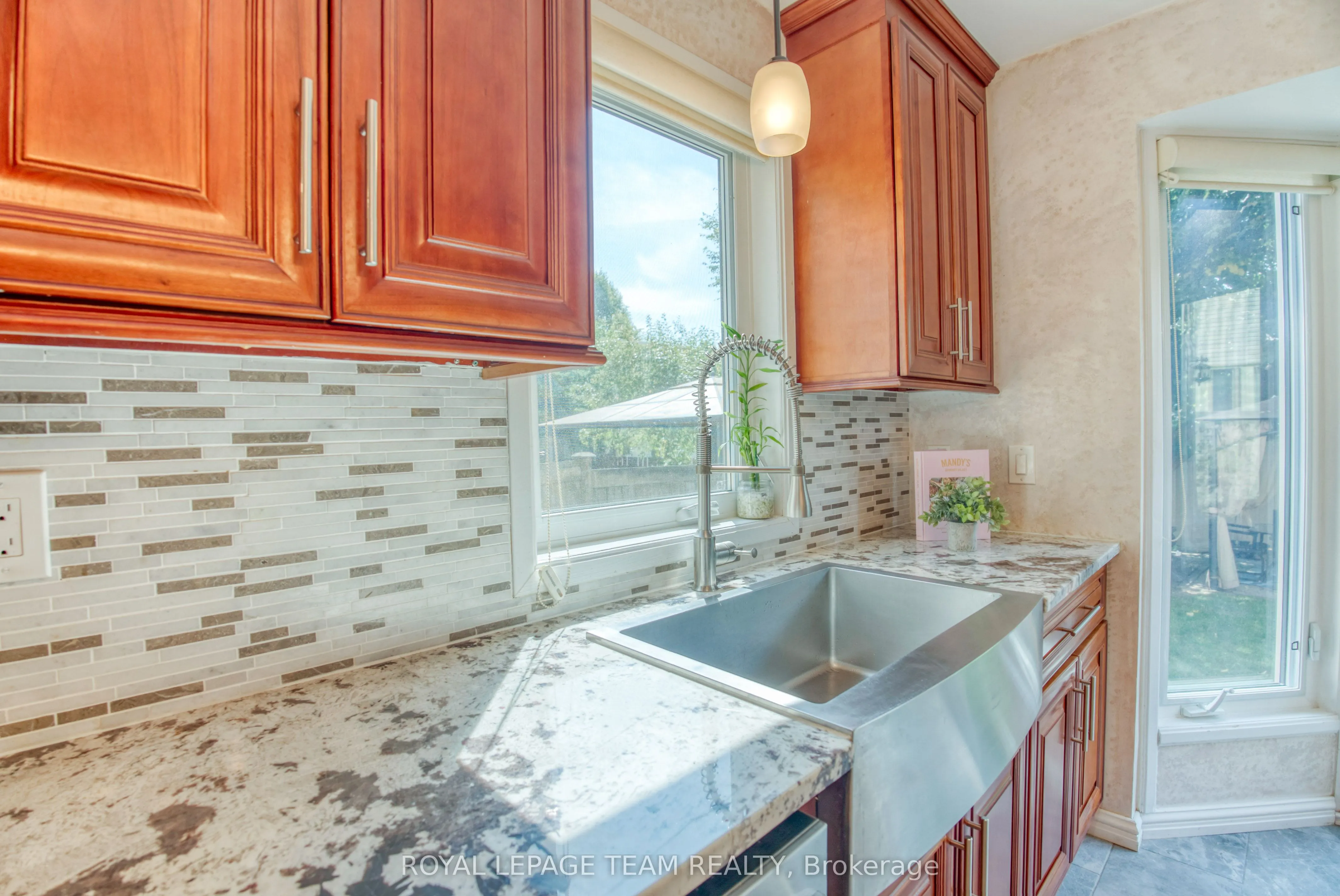 8 Huntsman Crescent