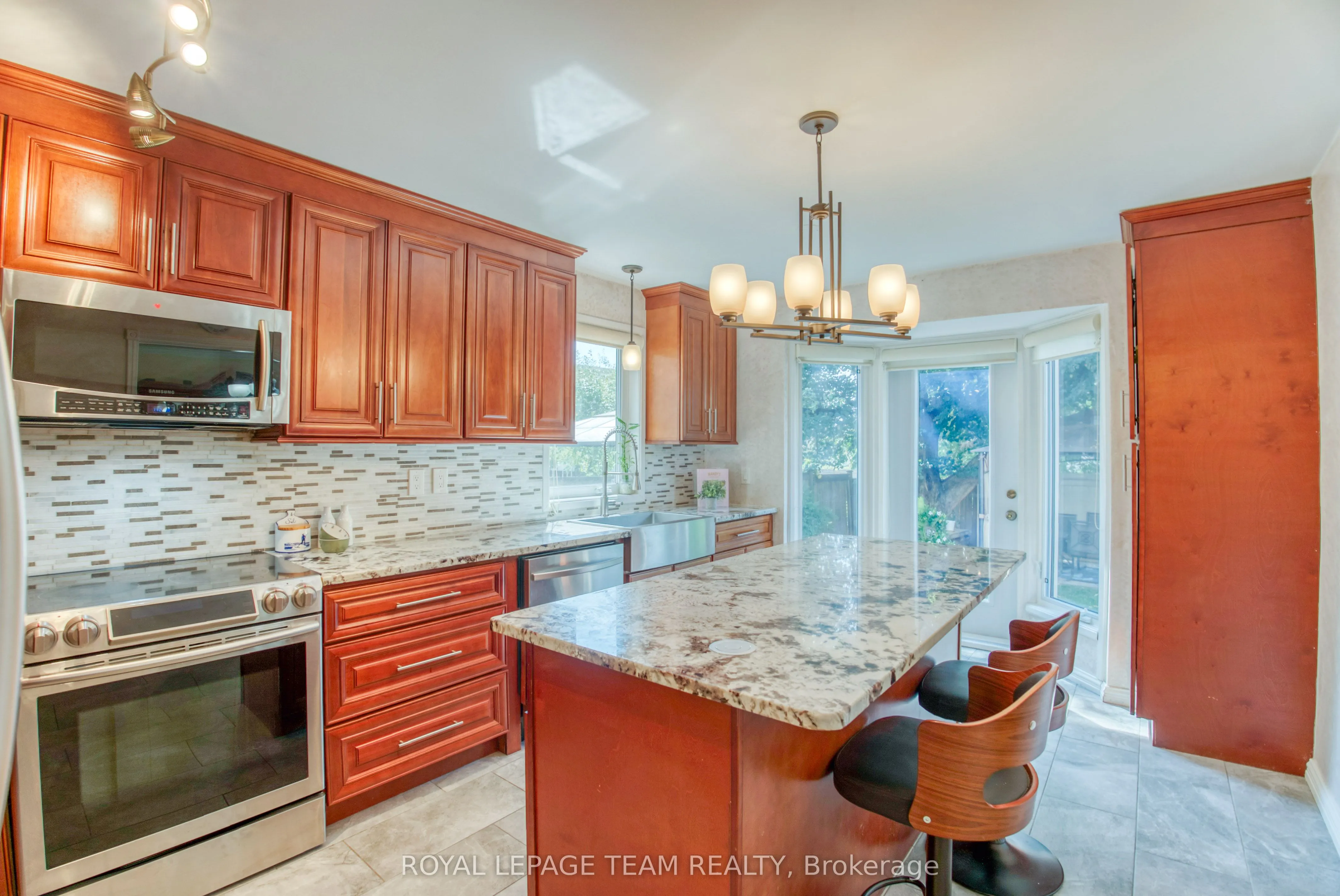 8 Huntsman Crescent