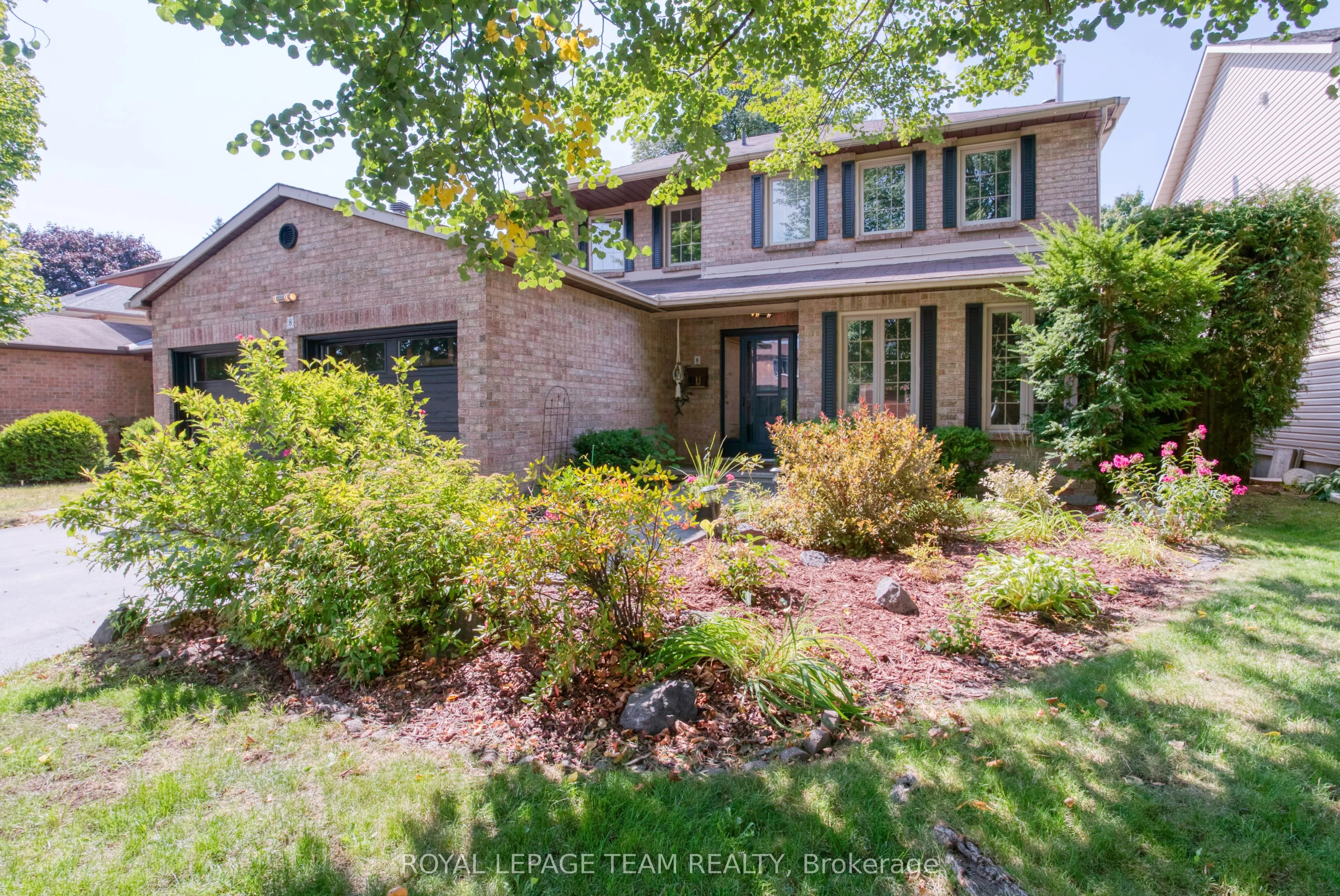 8 Huntsman Crescent