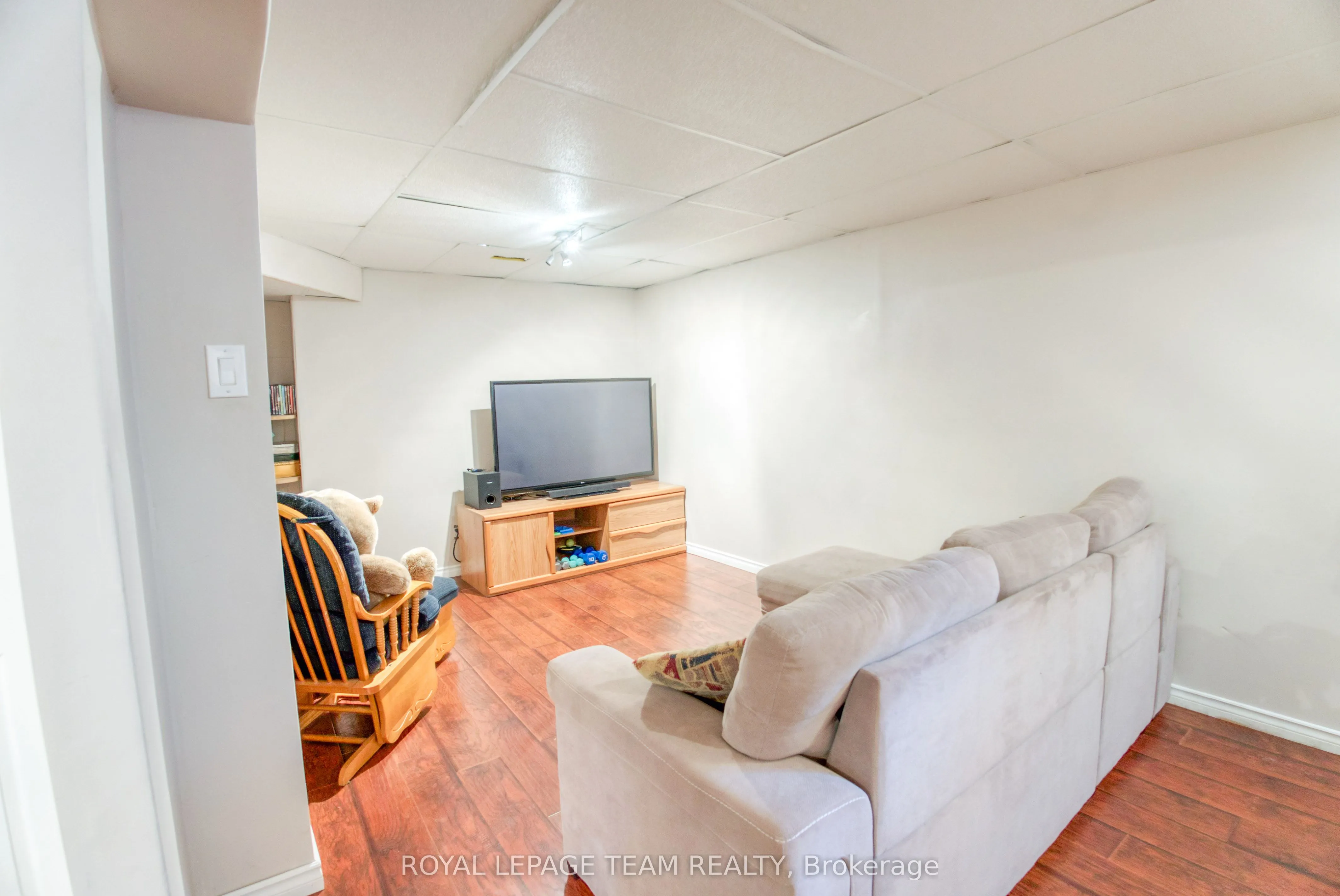 8 Huntsman Crescent