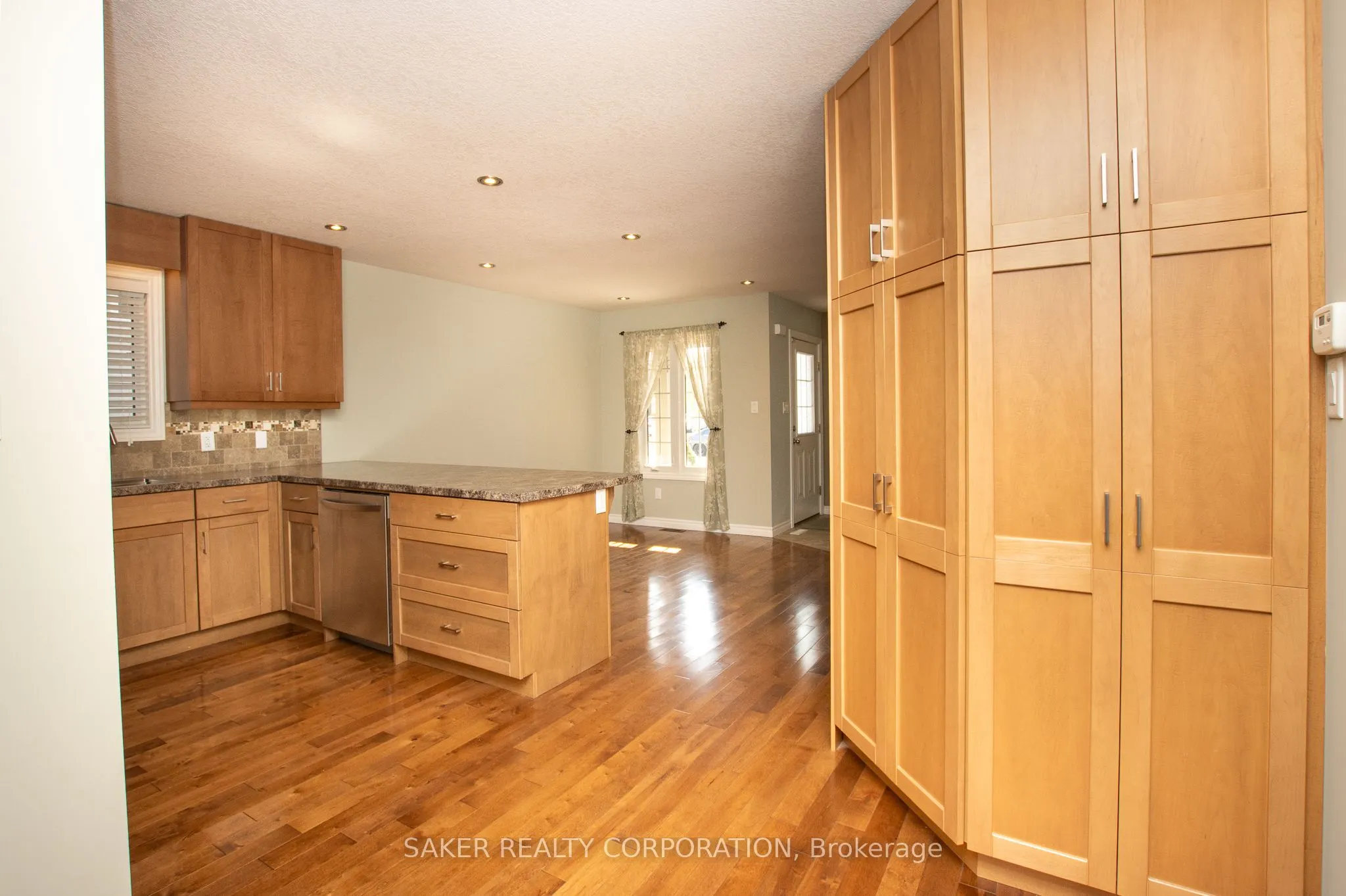 3385 EMILYCARR Lane