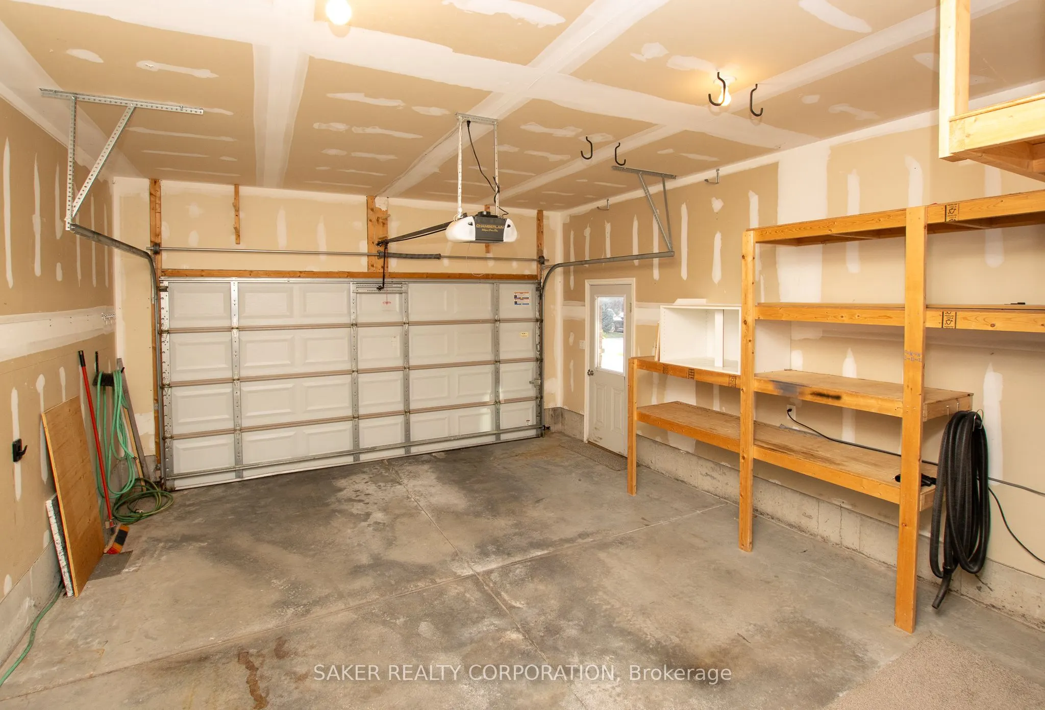 3385 EMILYCARR Lane