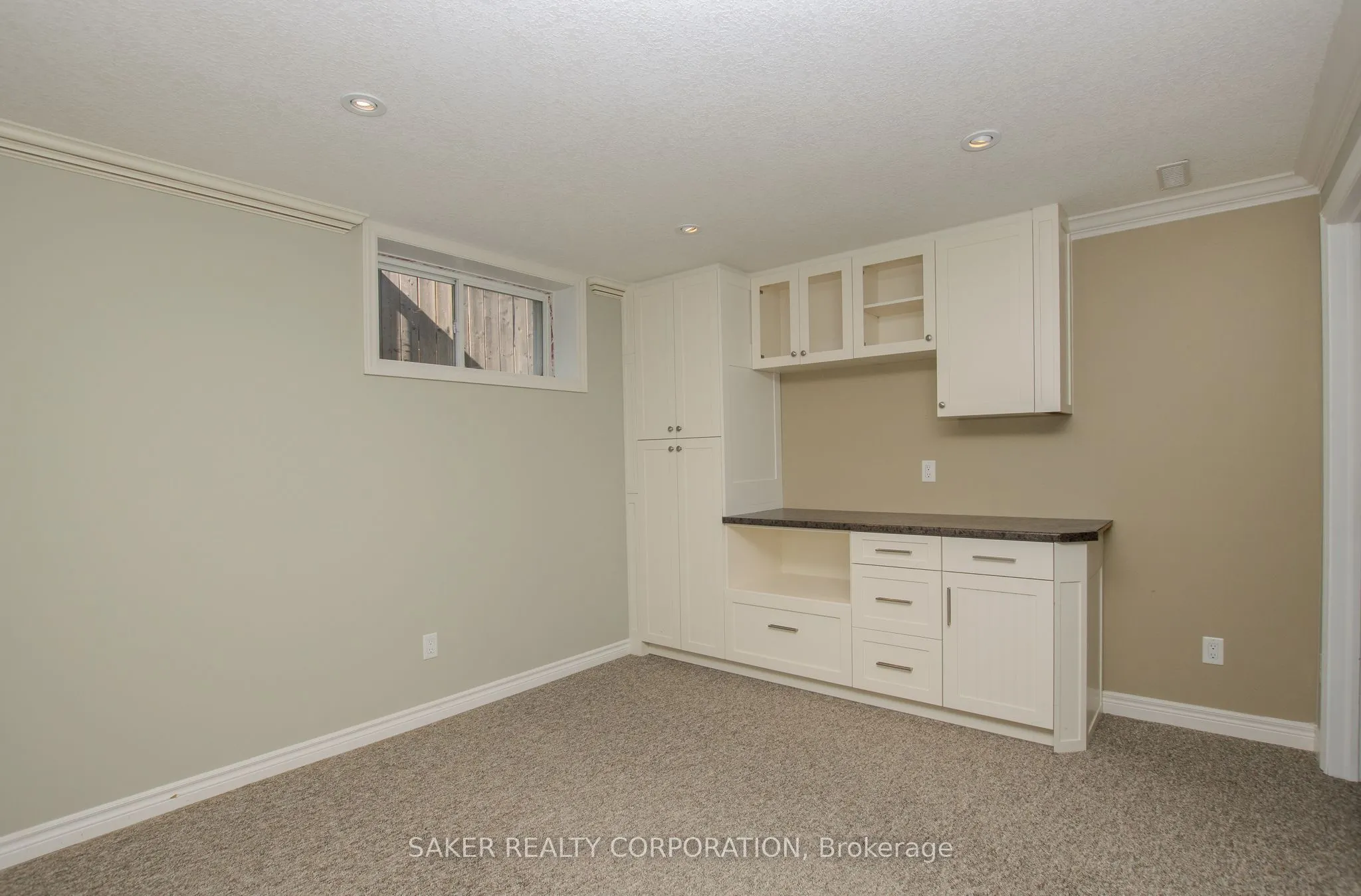 3385 EMILYCARR Lane