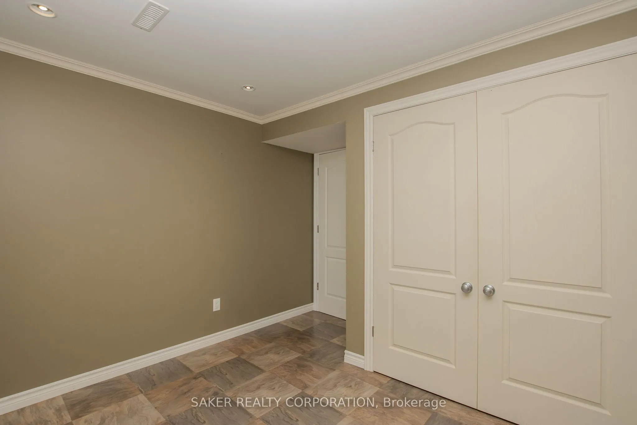 3385 EMILYCARR Lane