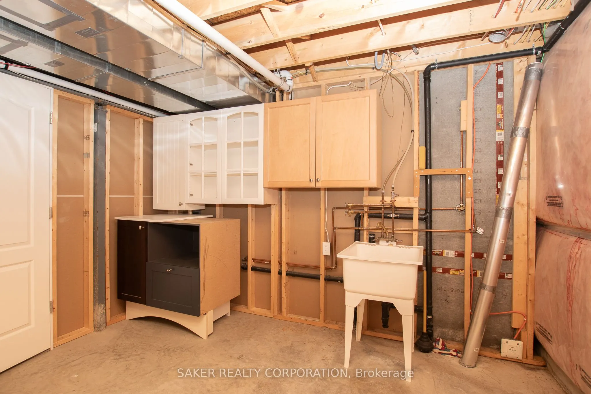 3385 EMILYCARR Lane