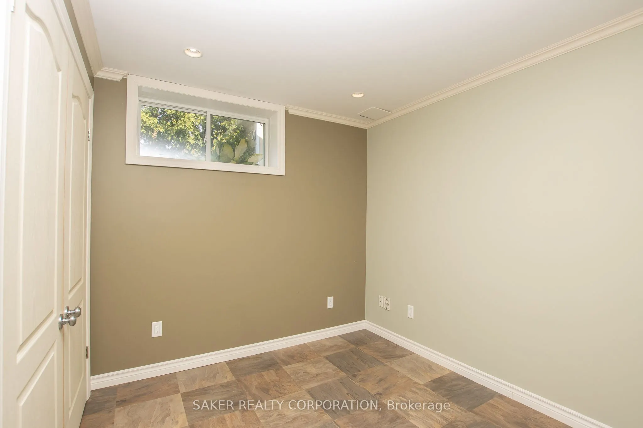 3385 EMILYCARR Lane