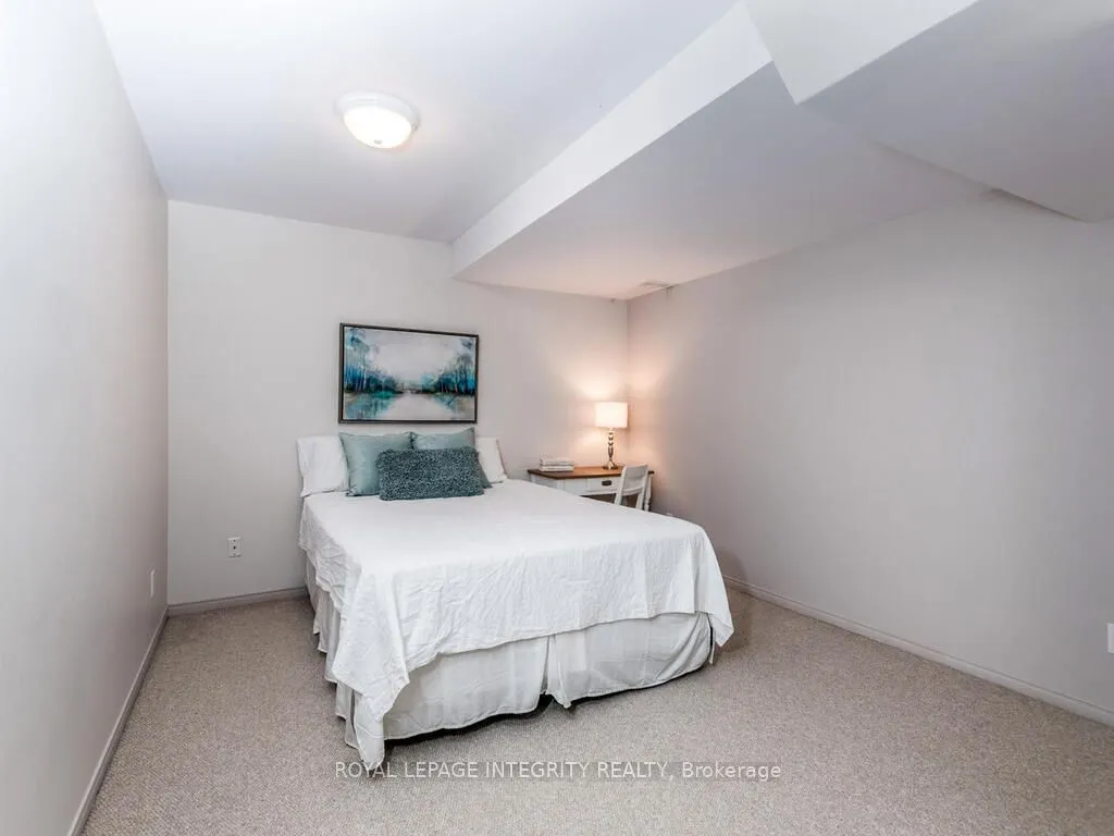 17 Arbuckle Crescent