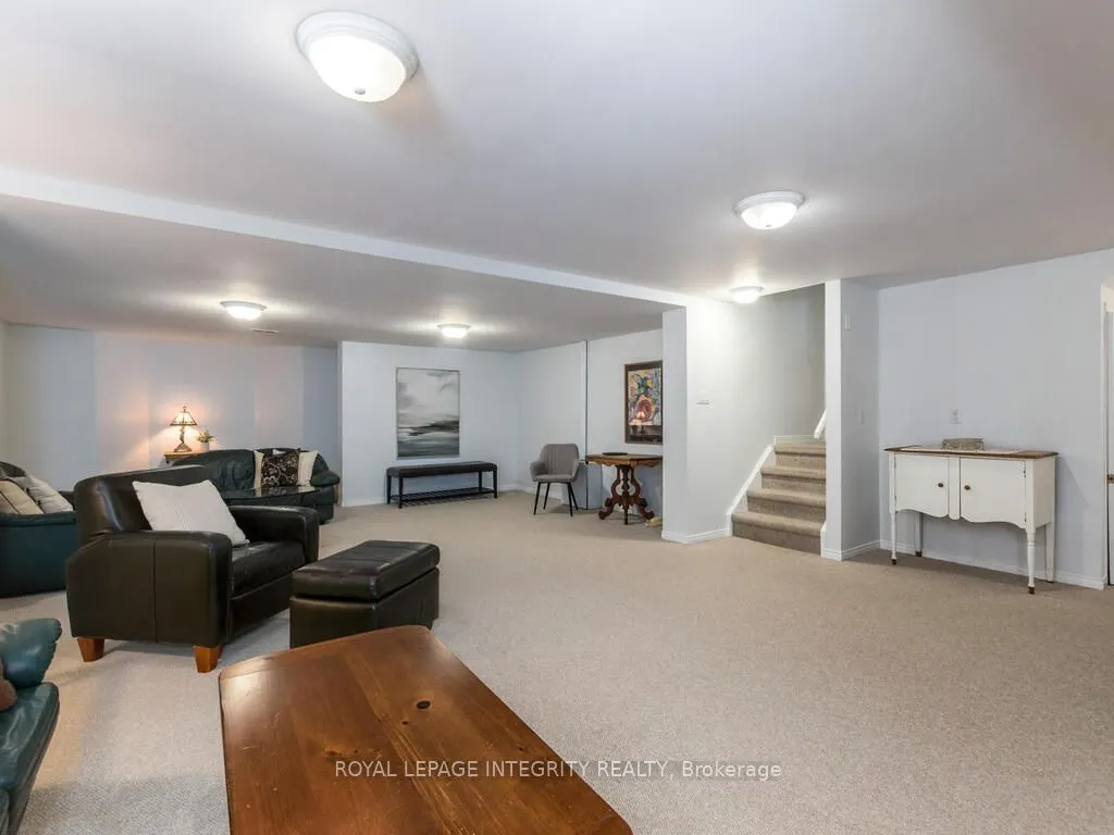 17 Arbuckle Crescent